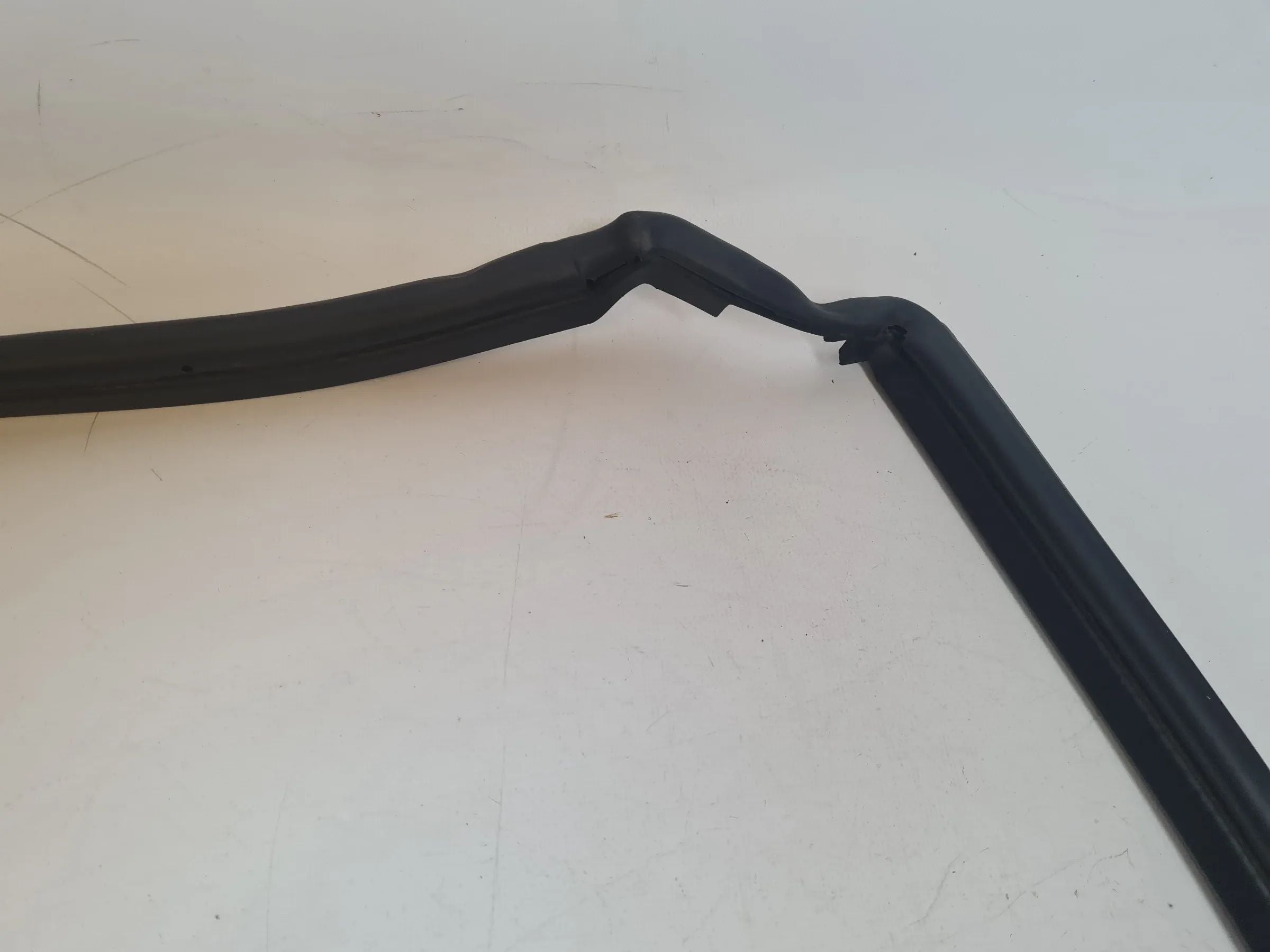 Original Mini One (R50/R53) Dichtung Frontklappe Motorhaube Hinten 7058137