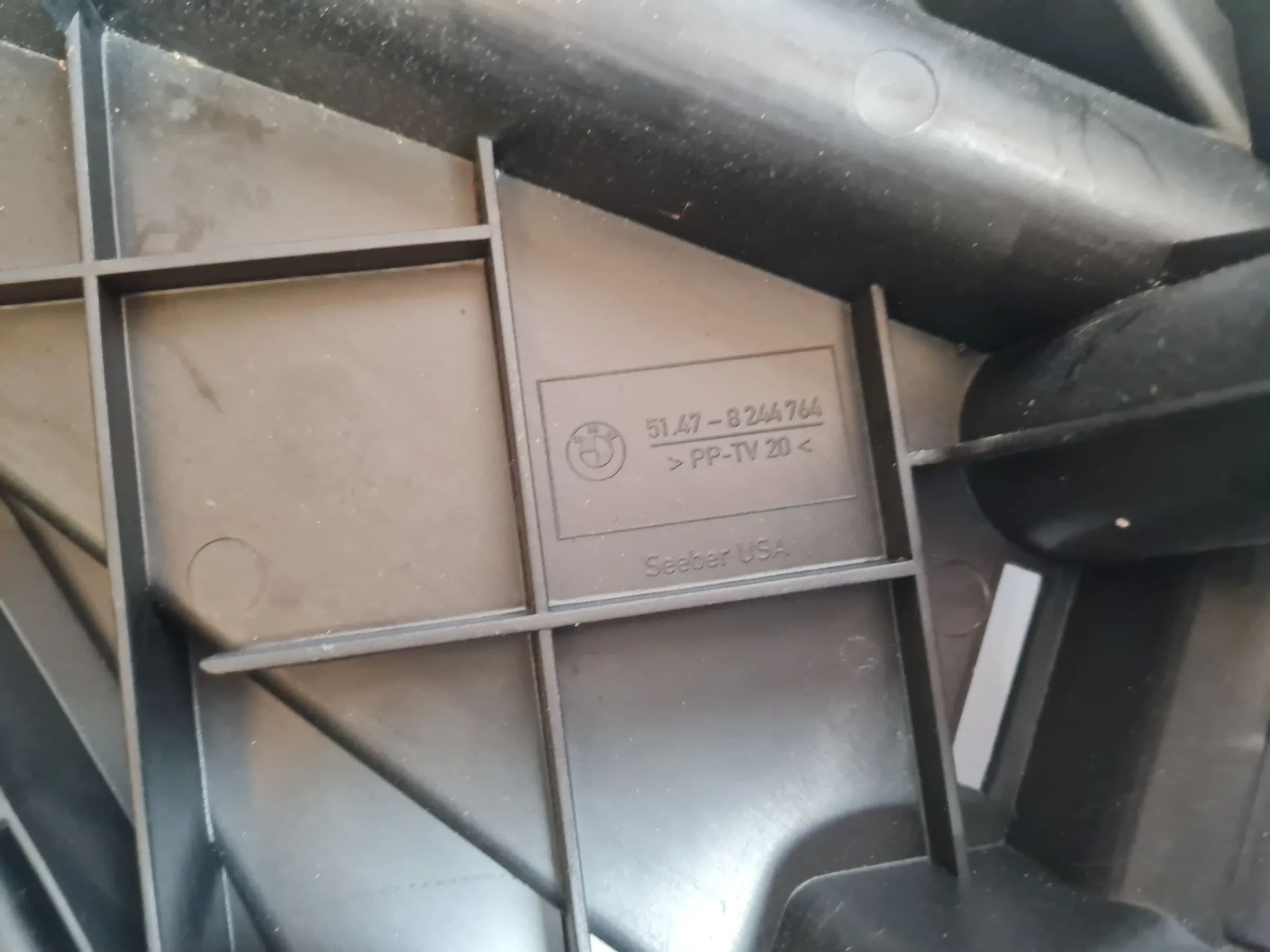 Original BMW X5 (E53) Auflage Längsträger Rechts Vorne 51.47-8244764