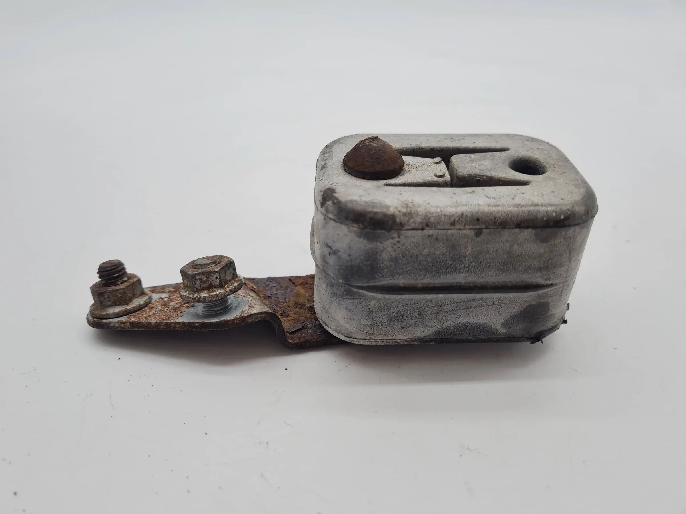 Original BMW 5er (E39) Auspuffhalter 18.21-1745359