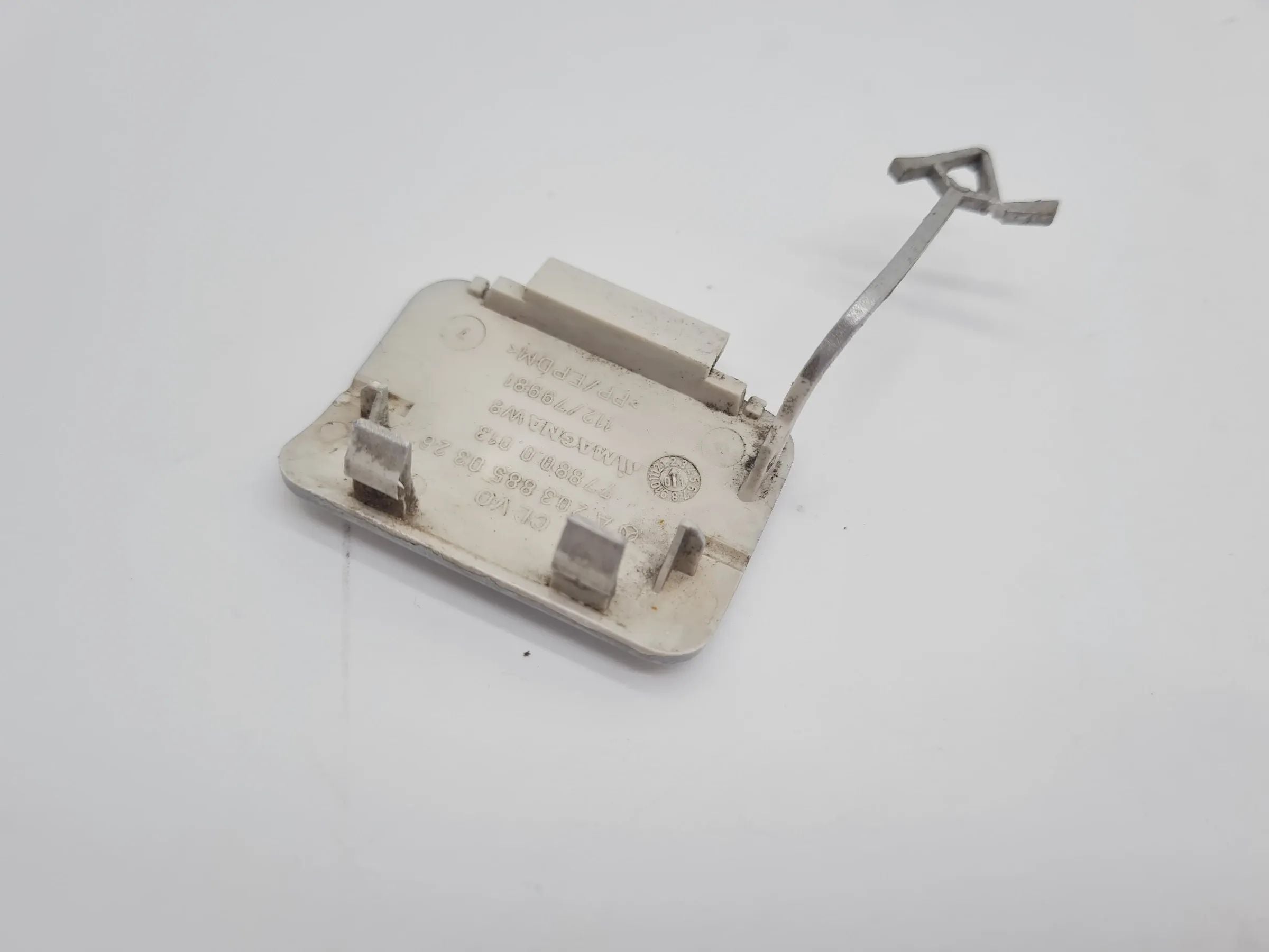 Original Mercedes-Benz C-Klasse (W203) Abdeckung Abschlepphaken A2038850326