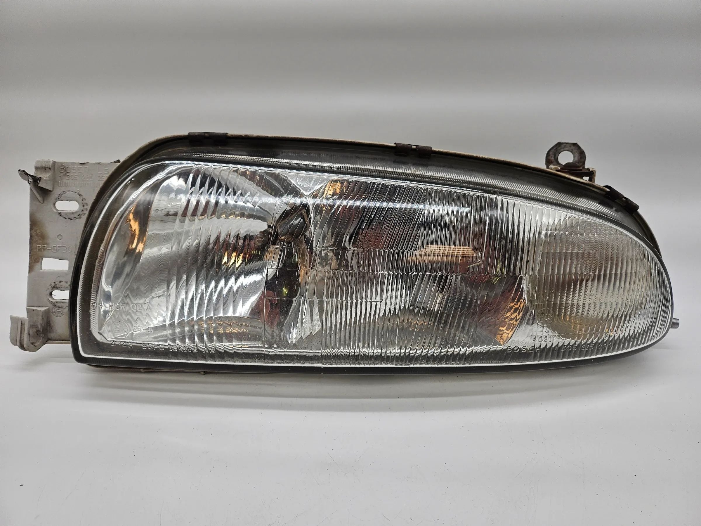 Headlight left (before facelift) Ford Jbs/jas Fiesta 1305235250 Immediate shipping 