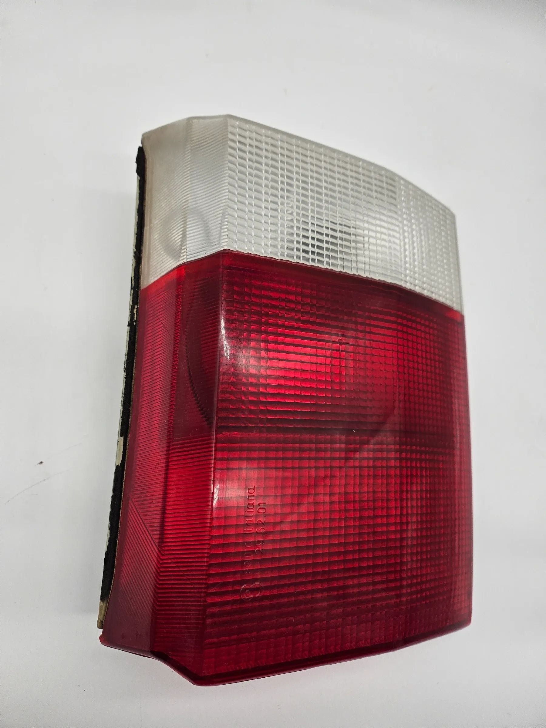 アウディ 80 90 B3 1988 純正リアウインカー 内側 893945093 JLT15106