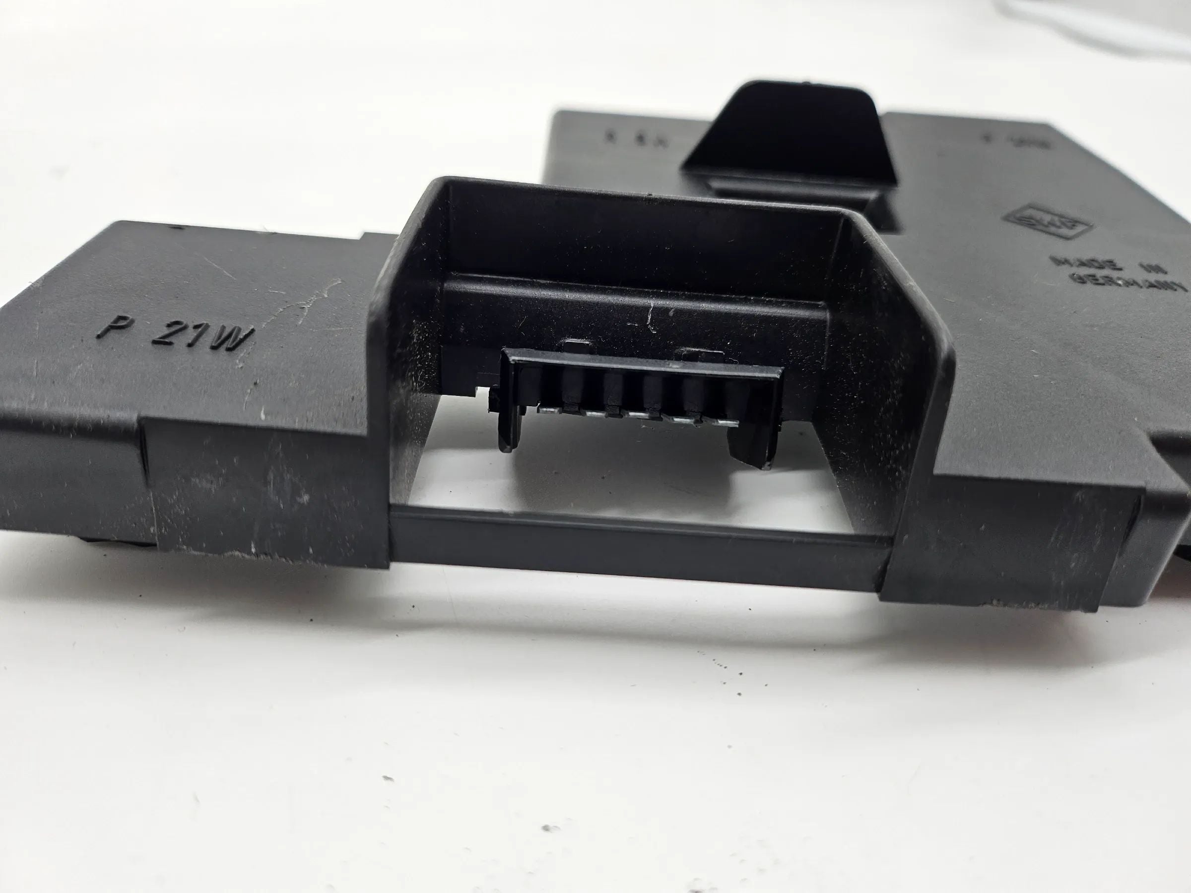 フォード フィエスタIV JAS JBS 純正左リアランプブラケット 96FG13N004BB