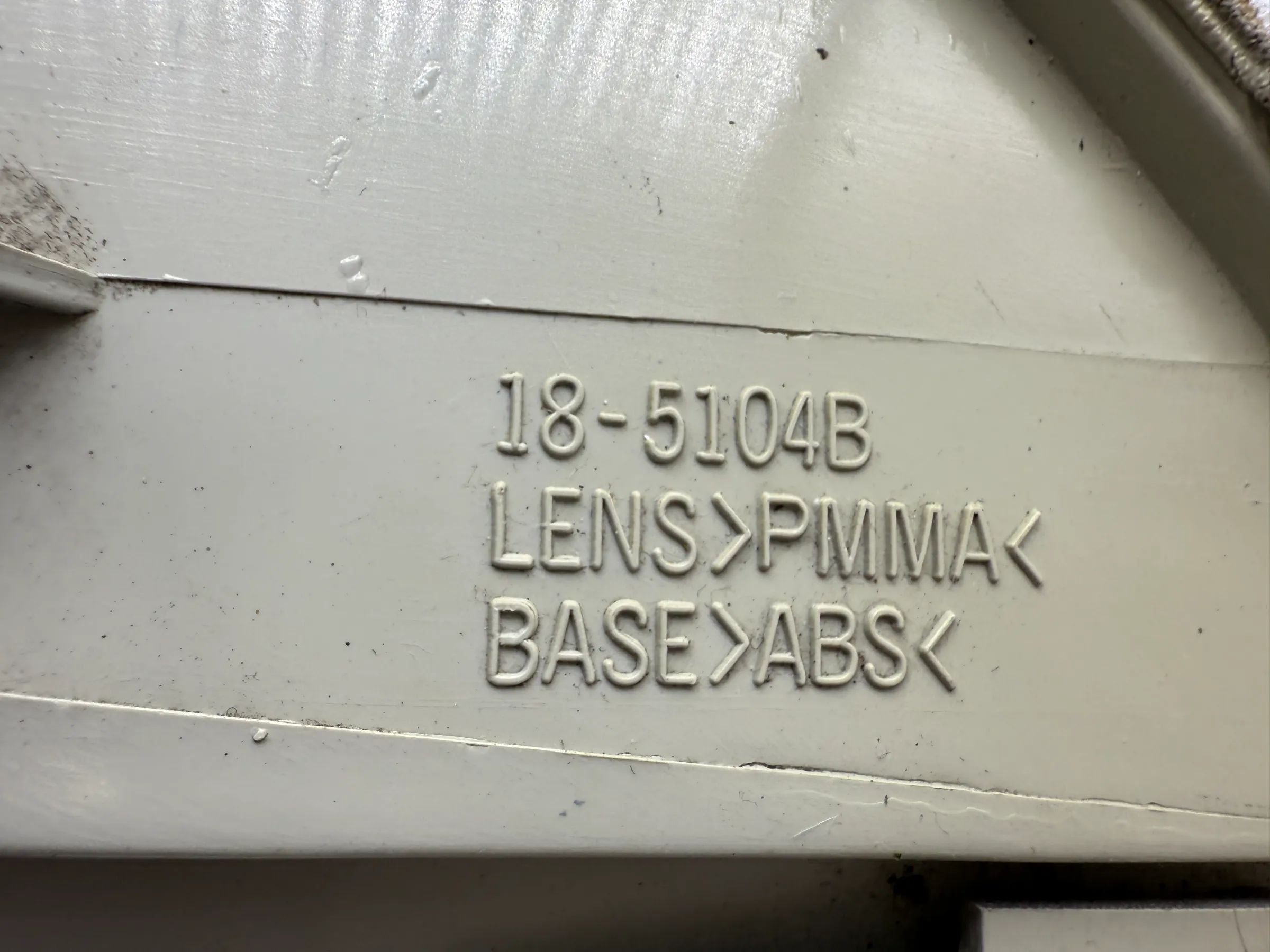 Original VW Passat B5 (3B2/3B5) Turn Signal Left 18-5104B