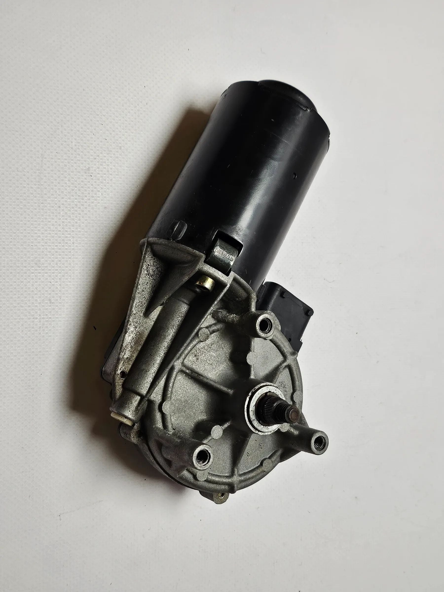 Оригинальный мотор стеклоочистителя передний BMW 3 серии E36 8363513