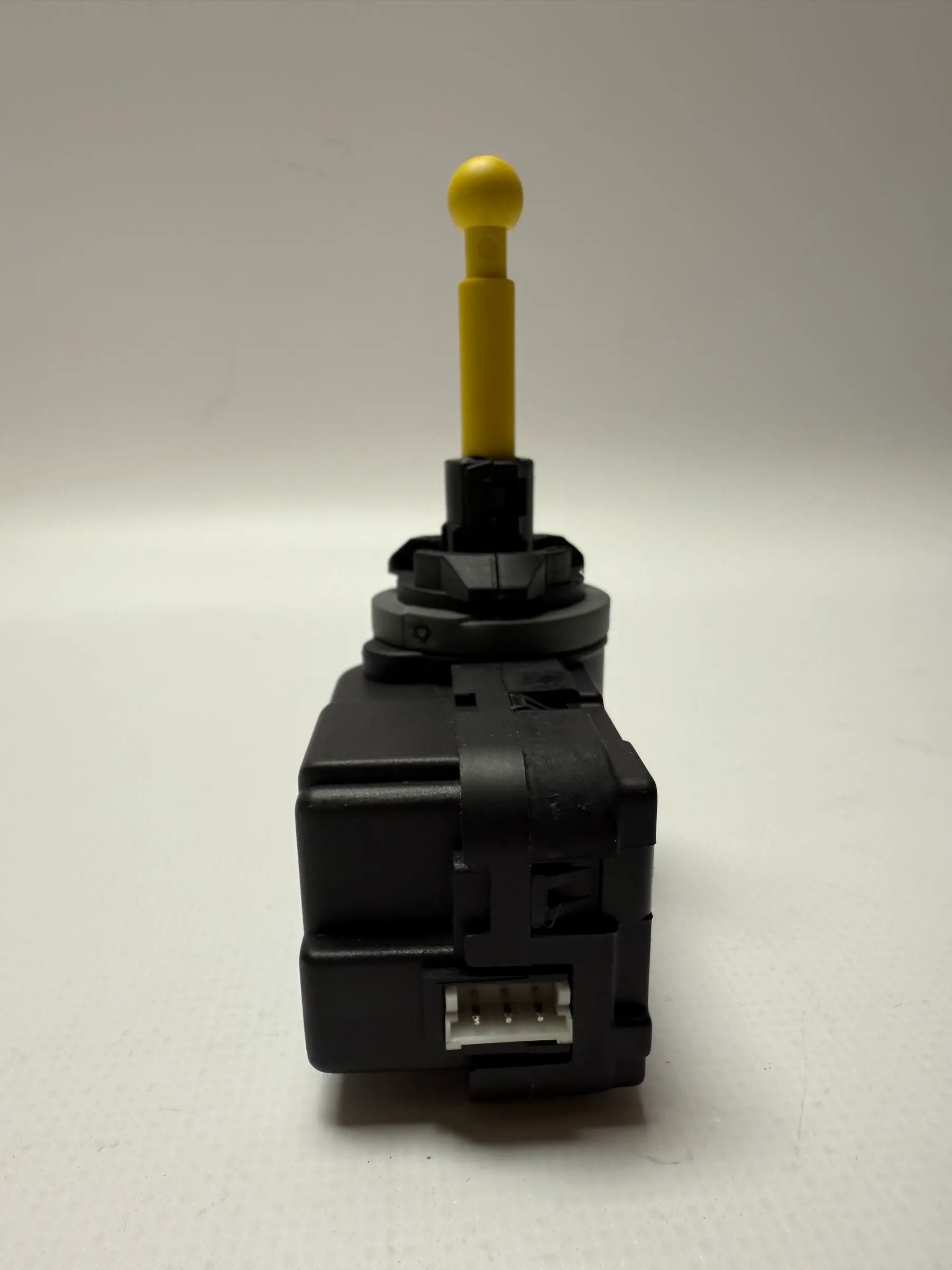 Orjinal Opel Corsa Far Ayar Motoru LWR 24405672