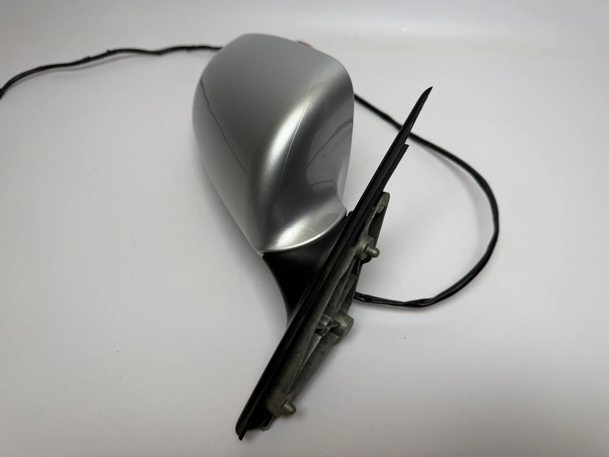 Original Audi A4 (8EC/B7) Außenspiegel Rechts Silber E1010681