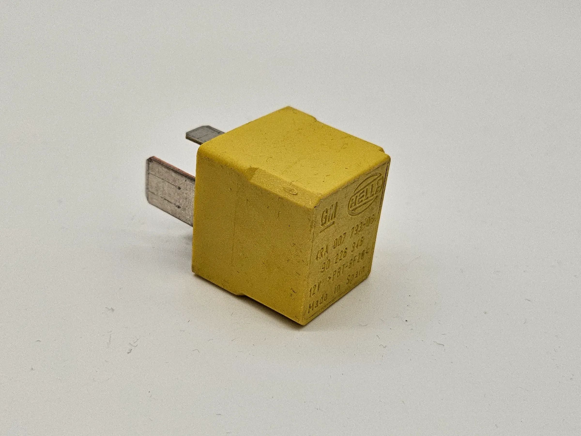 Orig. Opel Corsa C Meriva A Vectra C Signum Relais Arbeitsrelais GELB 90226846