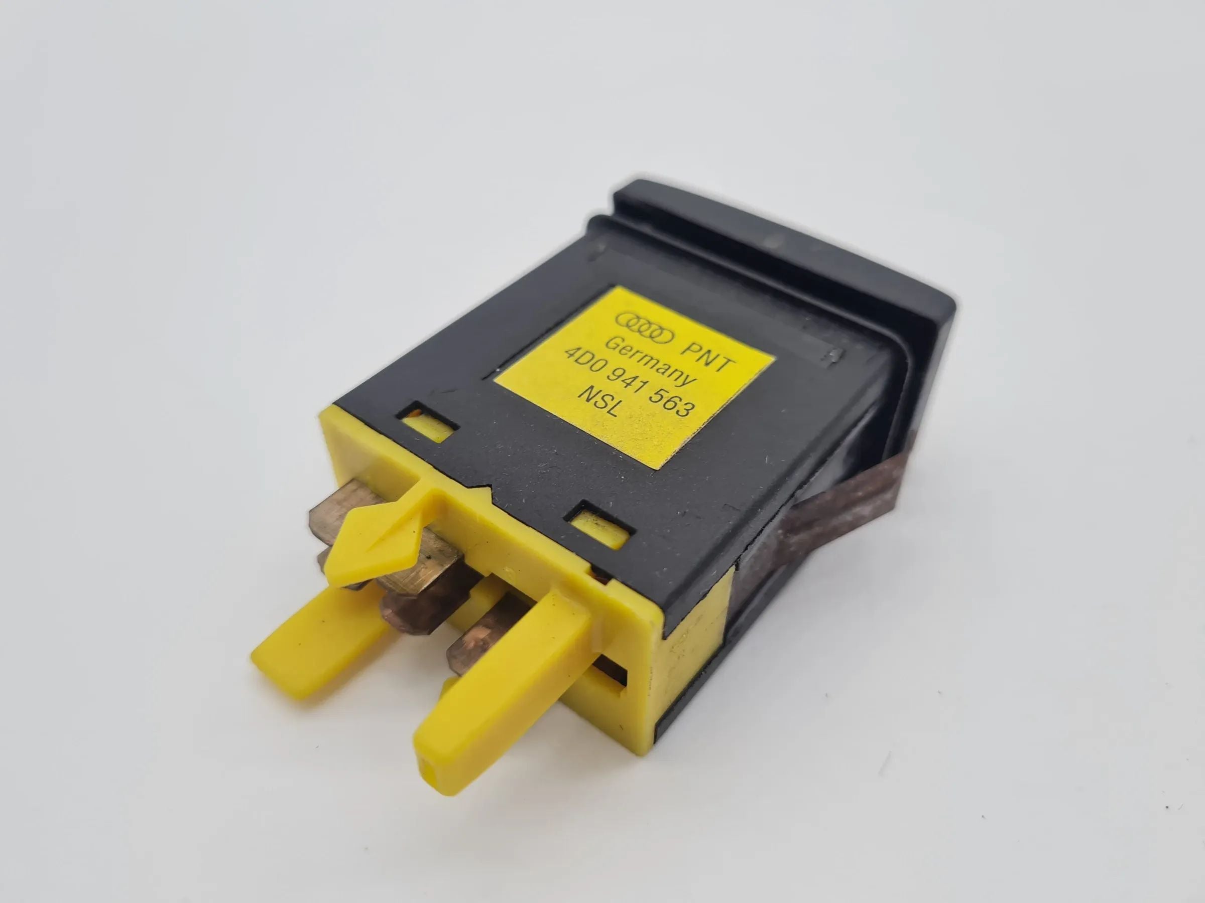 Original AUDI A4 (8D2/B5) Schalter Nebelschlussleuchte 4D0941563