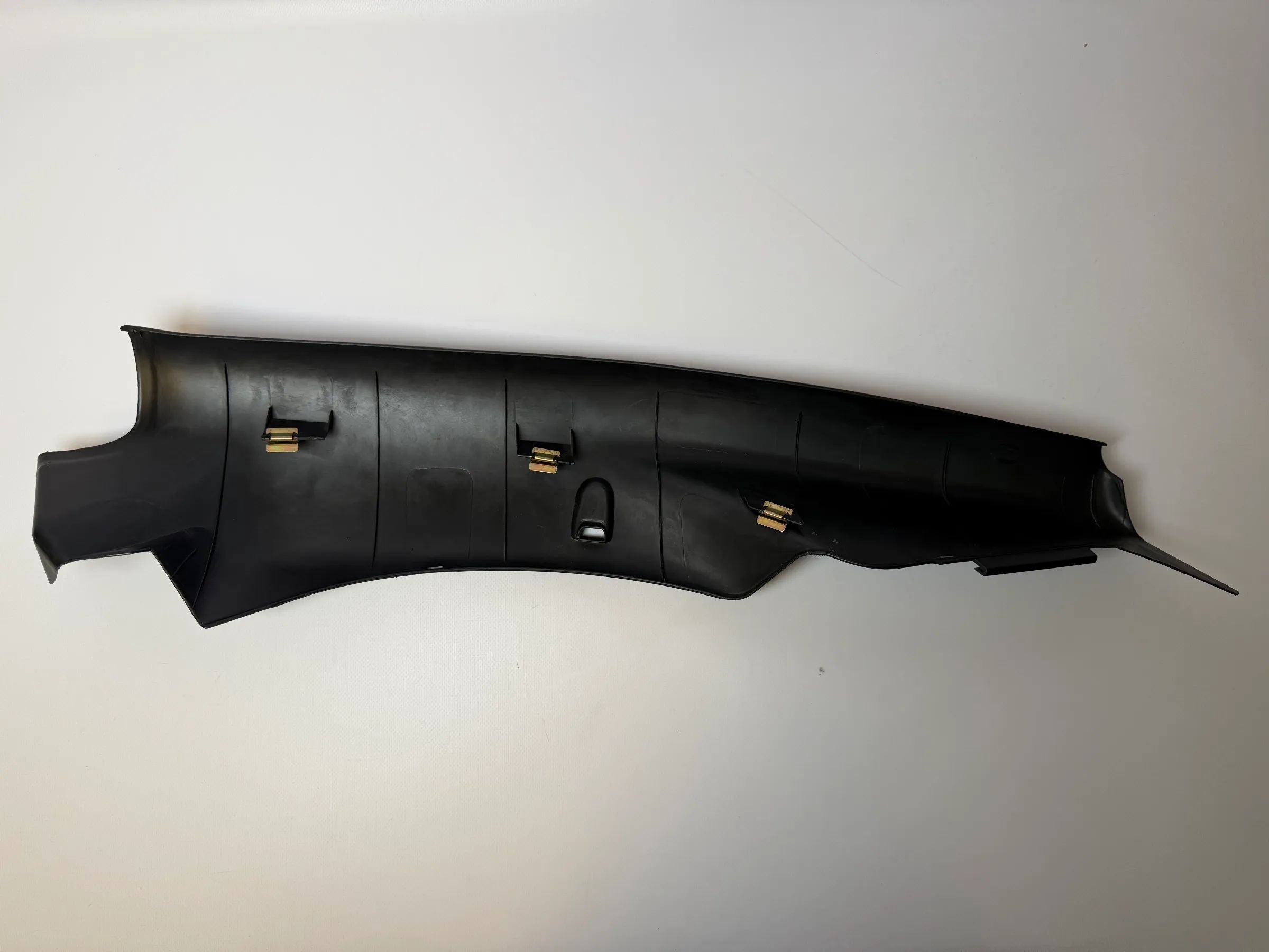 Oryginalna osłona boczna słupka C lewa VW Golf 4 IV 1J4 867 767 A