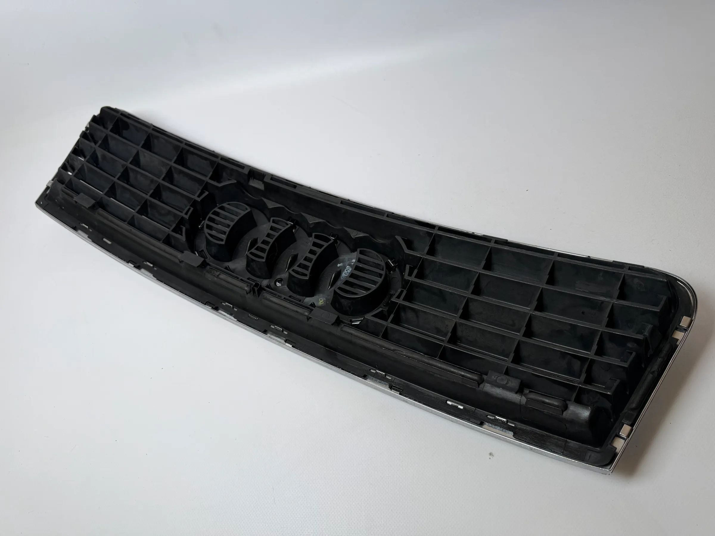 Original Audi A6 (4B5/4B6, 4B2/4B4) front grille 4B0 853 651 F 