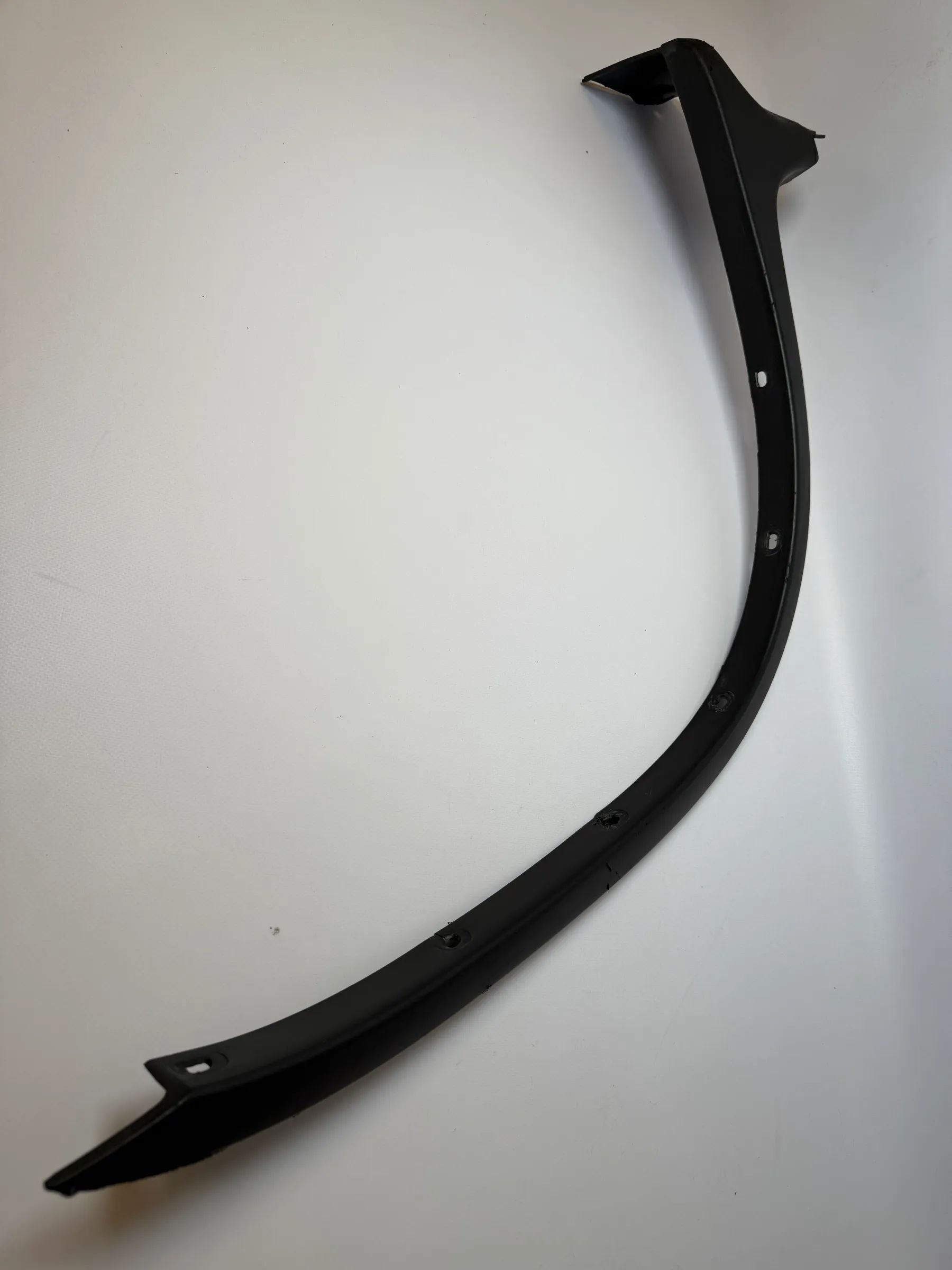 Oryginalna osłona nadkola tylna prawa BMW X5 E53 czarna 8408704 RH