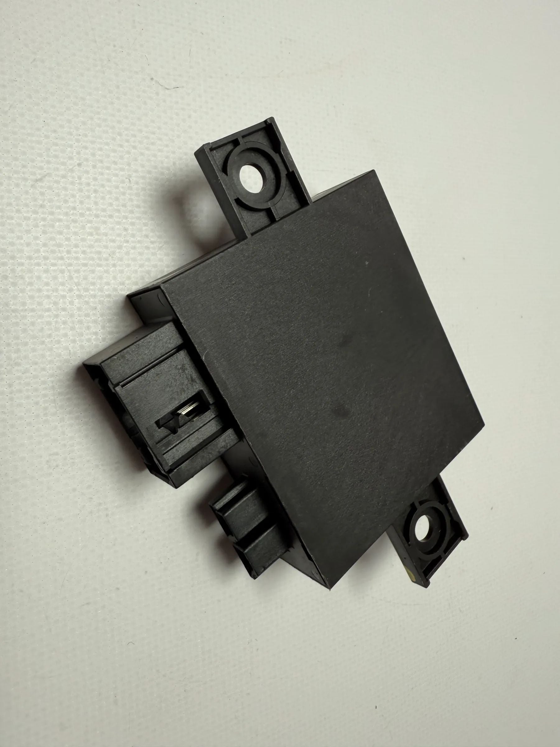 Original Mercedes-Benz A-Class W168/W414 immobilizer control unit A1688200426 