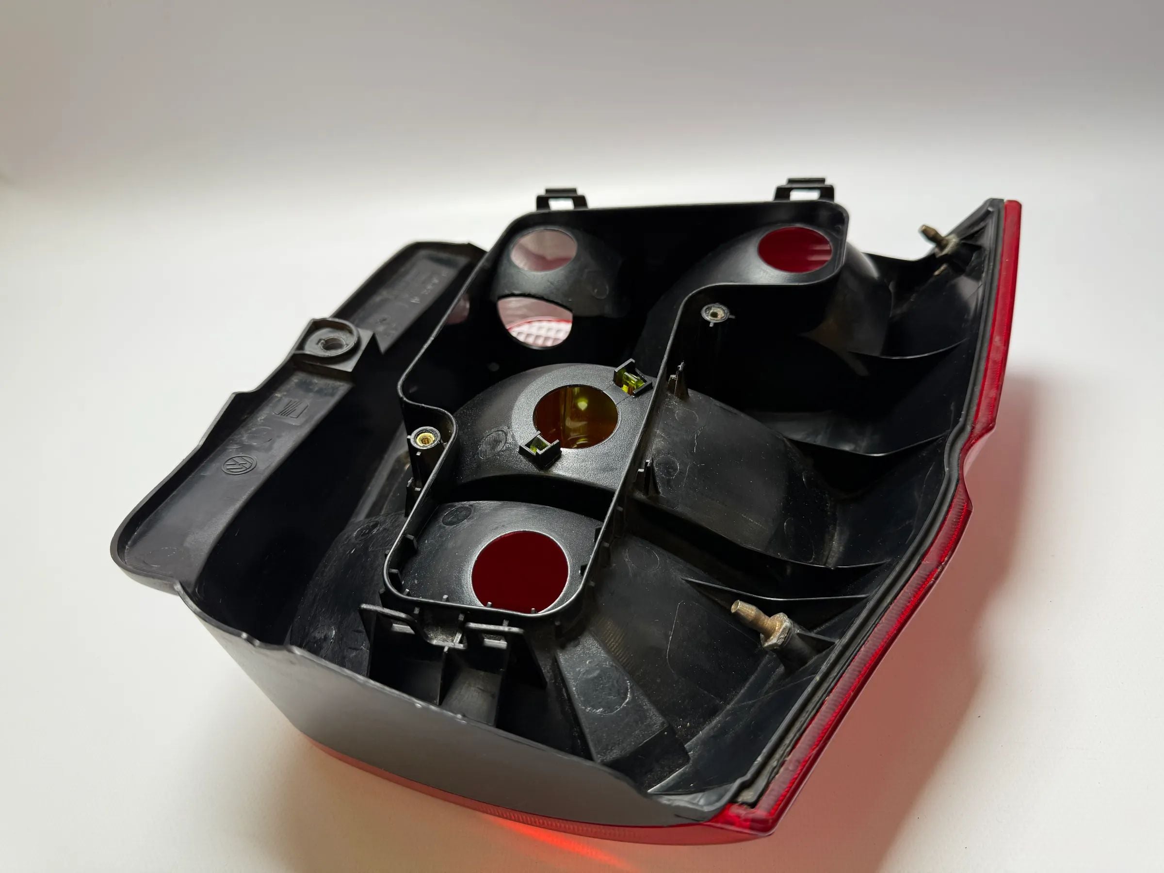 Oryginalna prawa lampa tylna VW Lupo 6E1/6X1, Carello 38020748 / 9558