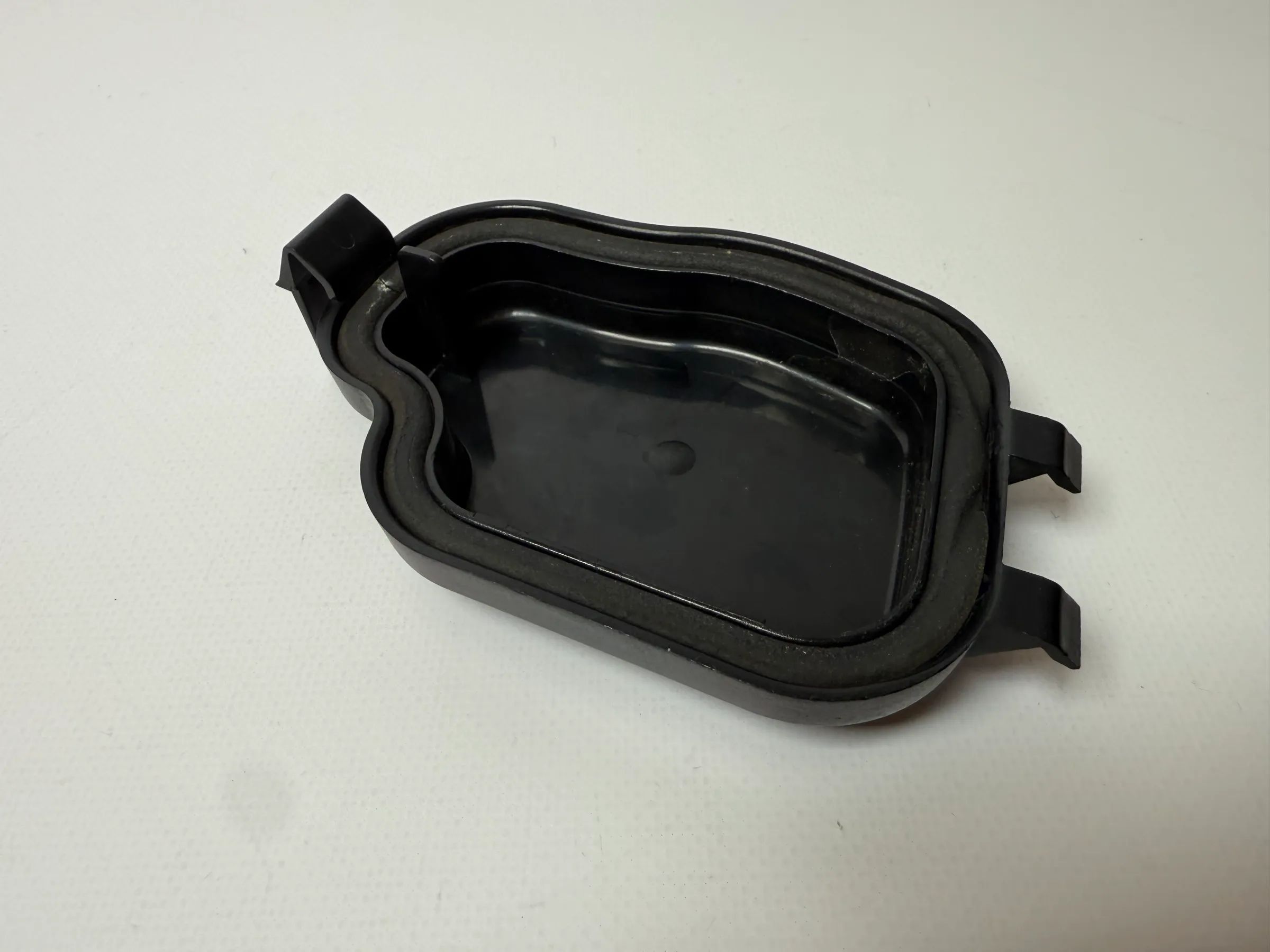 Oryginalna pokrywa reflektora Volvo V70/C70/S70 lewa 9169362 / 147871