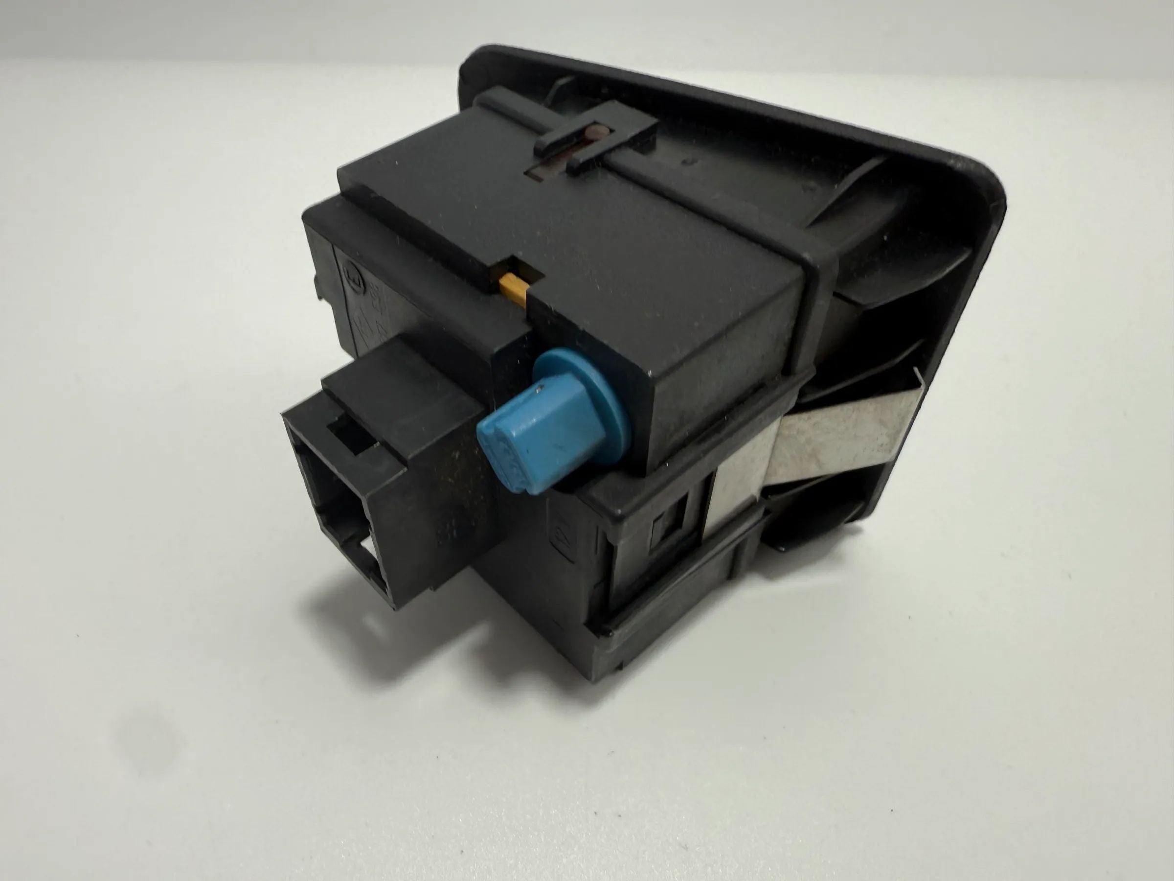 Oryginalny przełącznik regulacji zasięgu świateł Renault 19 II LWR Valeo 7700817598