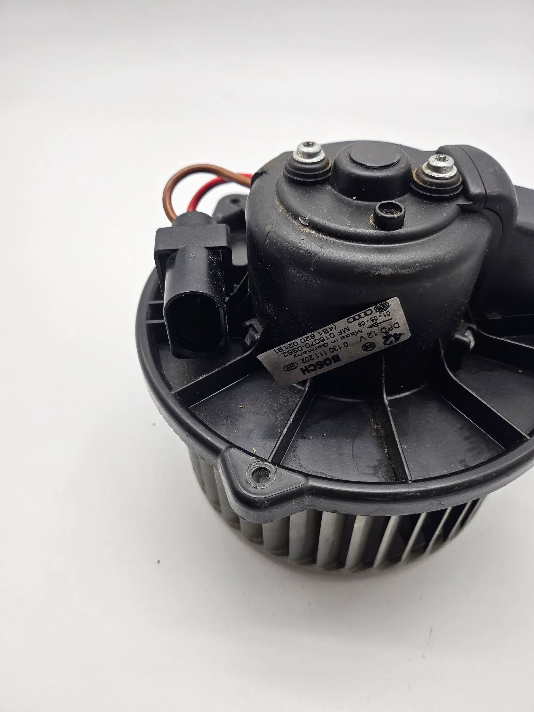 AUDI A6 S6 RS6 4B Motor del ventilador del soplador aire acondicionado 4B1820021B