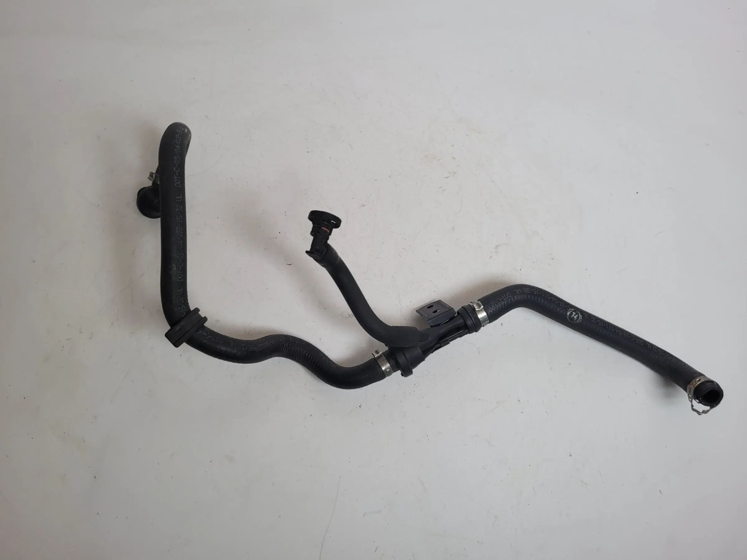 BMW 5er (E60/E61) Selang Vakum Rangkaian 34.33-6768385 Original