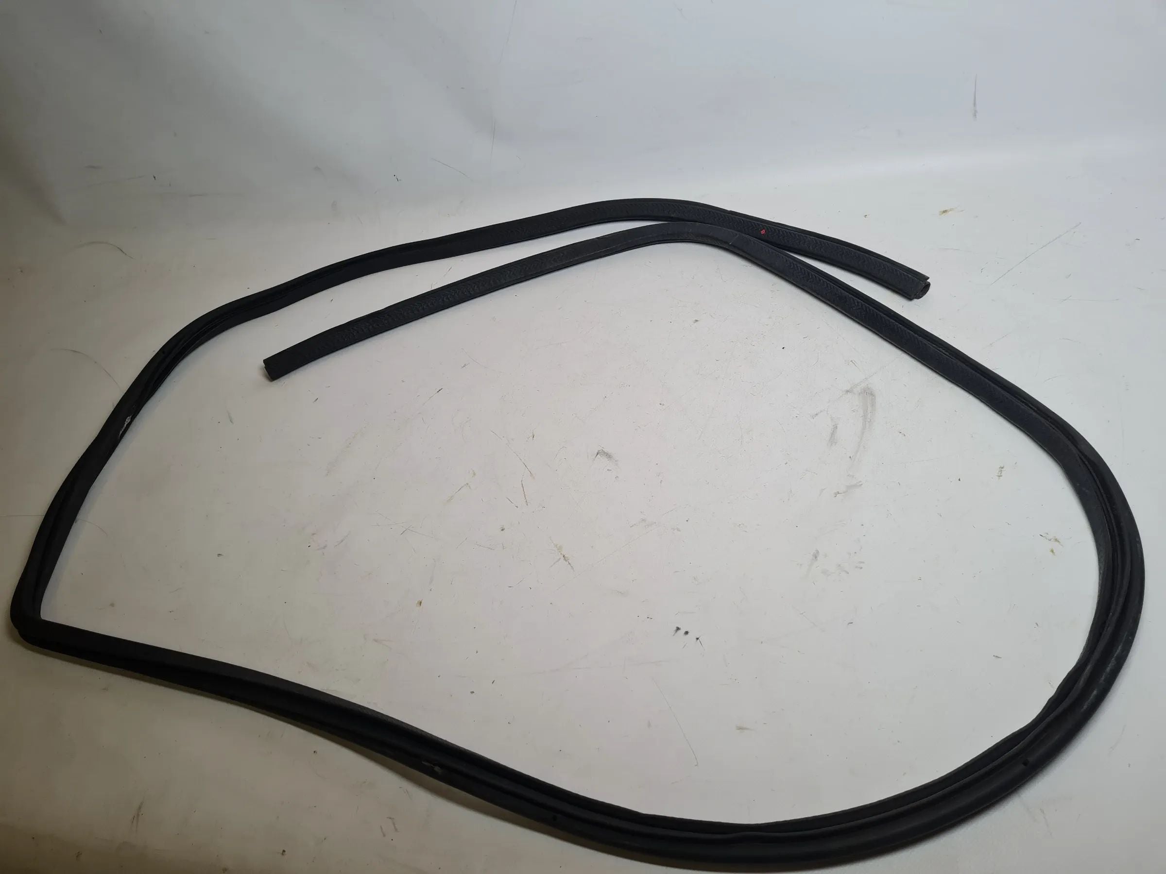 Segel Jendela Pintu Original Jeep Cherokee / Wrangler 2 XJ/TJ 55025516