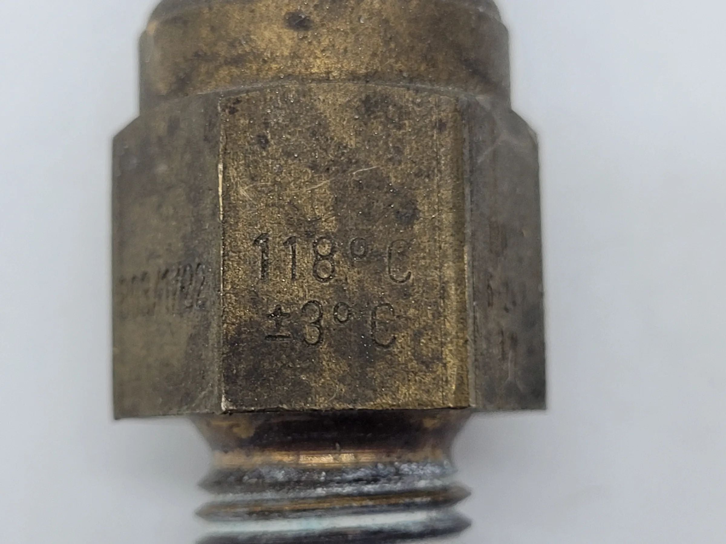 BMW 5er E28 E34 6er E24 7er E23E32 VDO Temperaturgeber 803/1/22