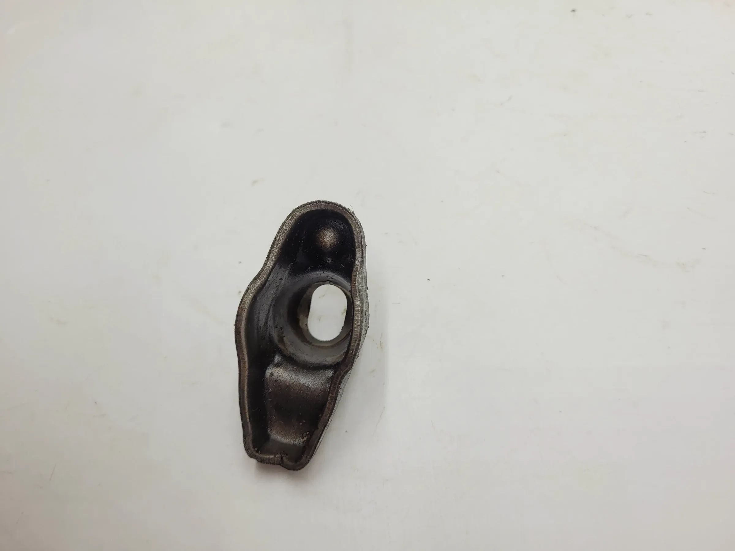 Original Opel Ascona Manta Kadett 1.2 Zylinderkopf Kipphebel Ventil (90088353)