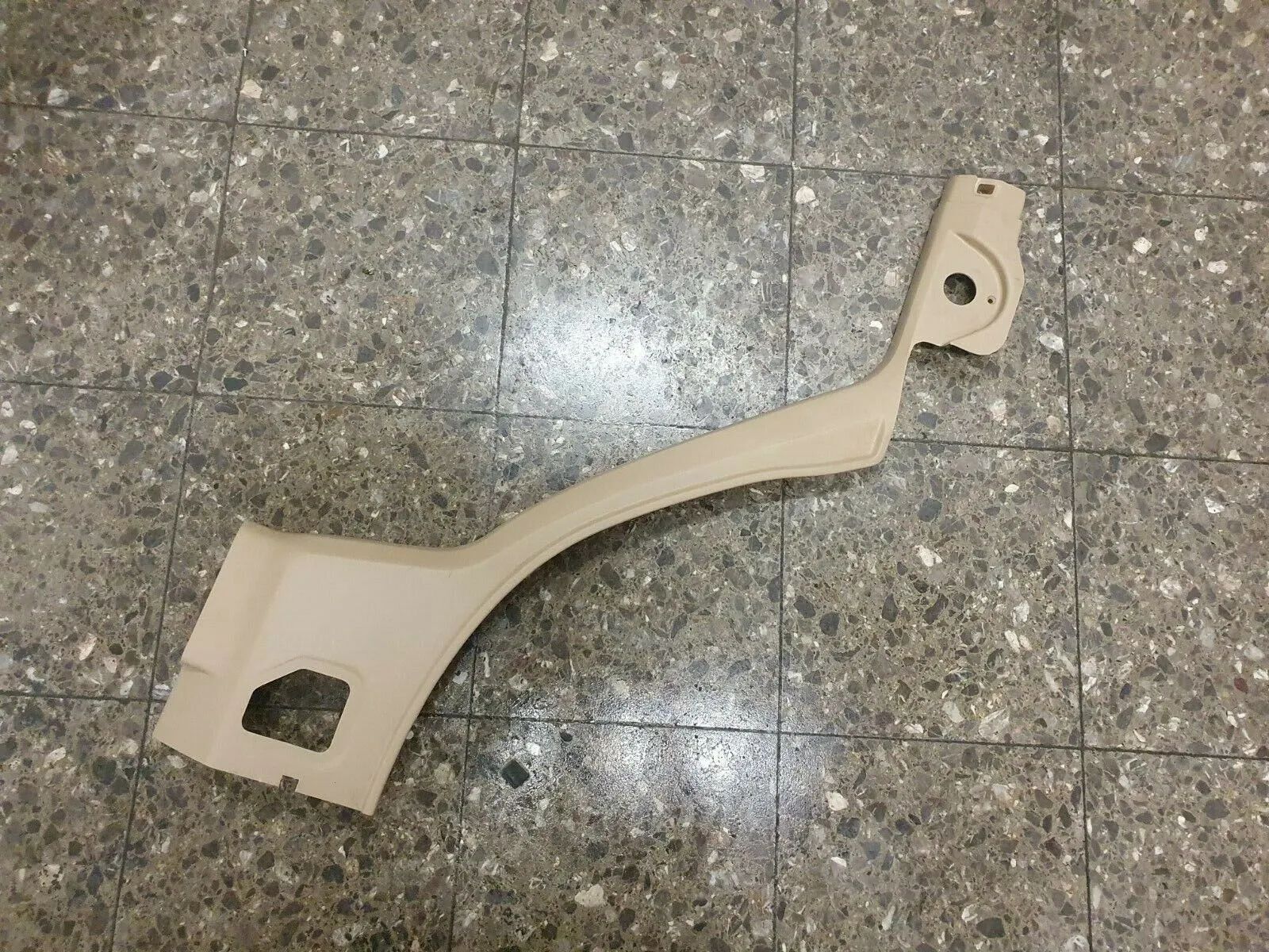 original Jeep Cherokee XJ cover, trim 8955001049 left beige 