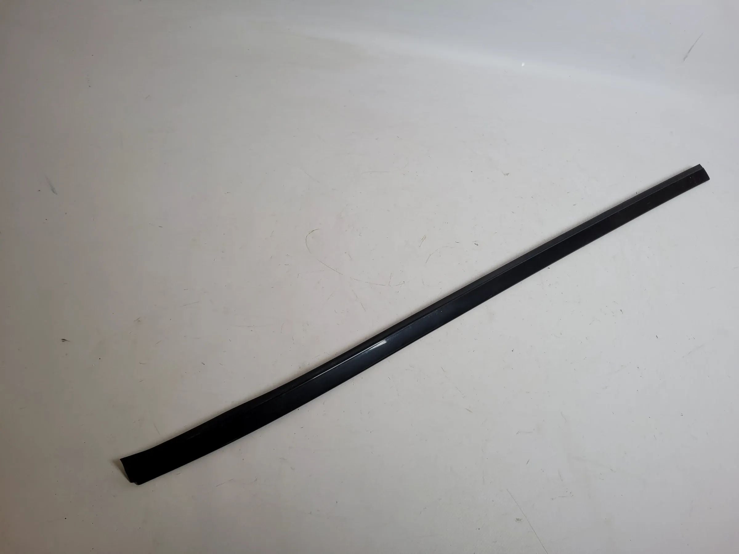 Original Mercedes C-Klasse (CL203) Leiste Wasserabweiser Links A2036908762