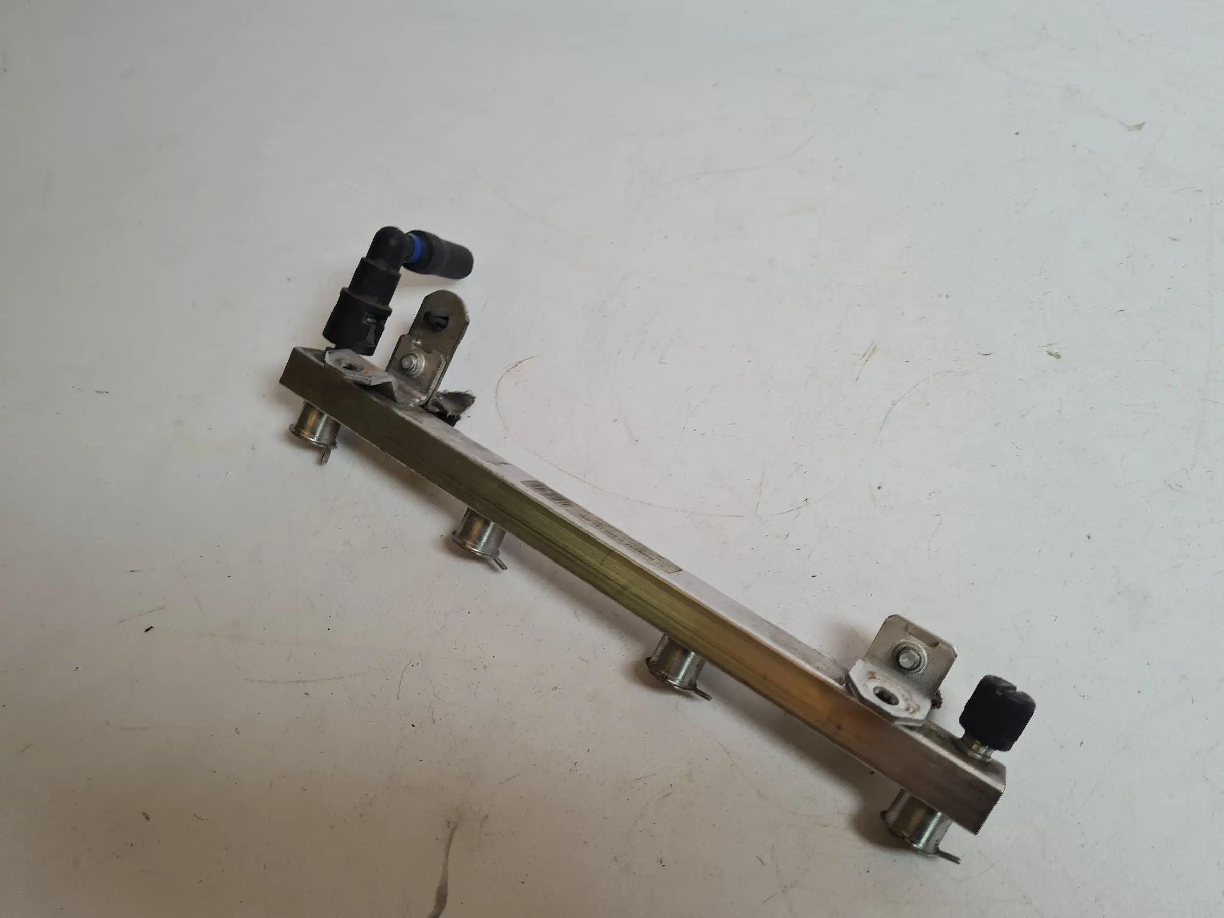 Original Opel Corsa D S07 Einspritzleiste 0208151208