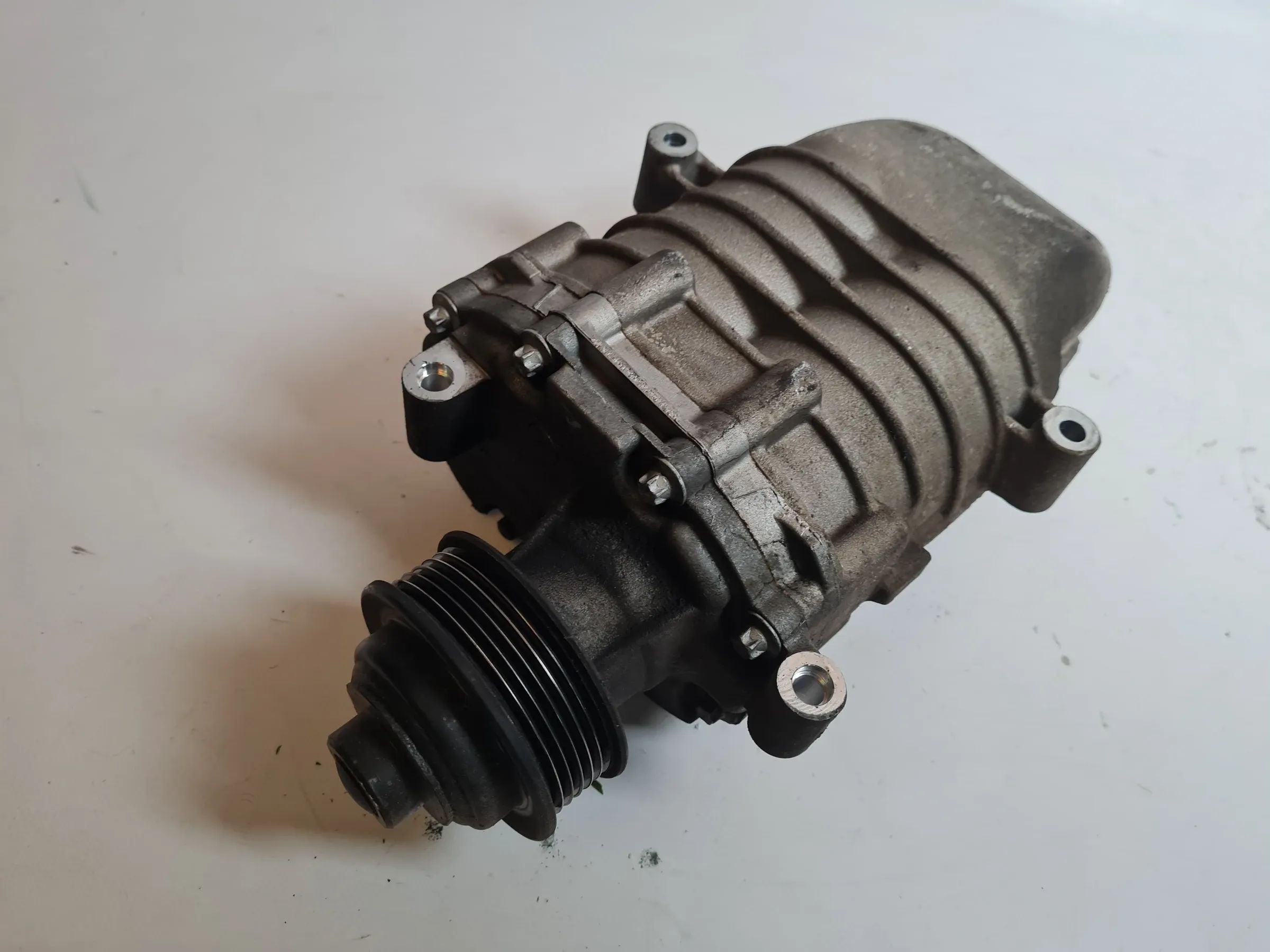 ต้นฉบับ Mercedes C-Klasse CL203 คอมเพรสเซอร์ M111.955 A1110901080