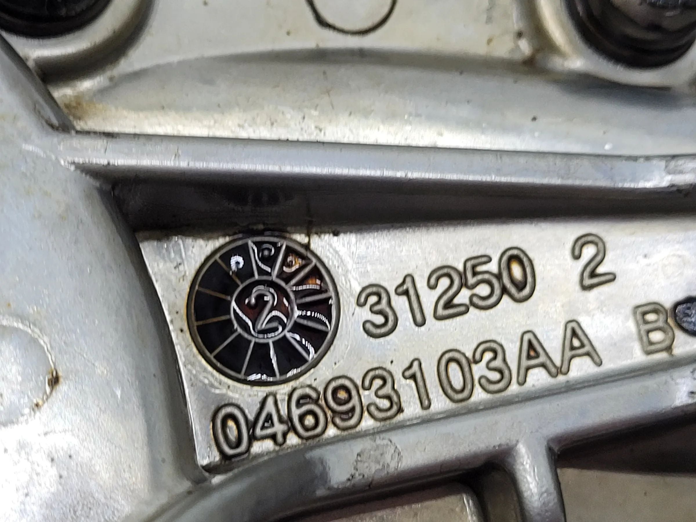 Original Mini One (R50/R53) Ölpumpe Deckel 04777838AA / 04693103AA