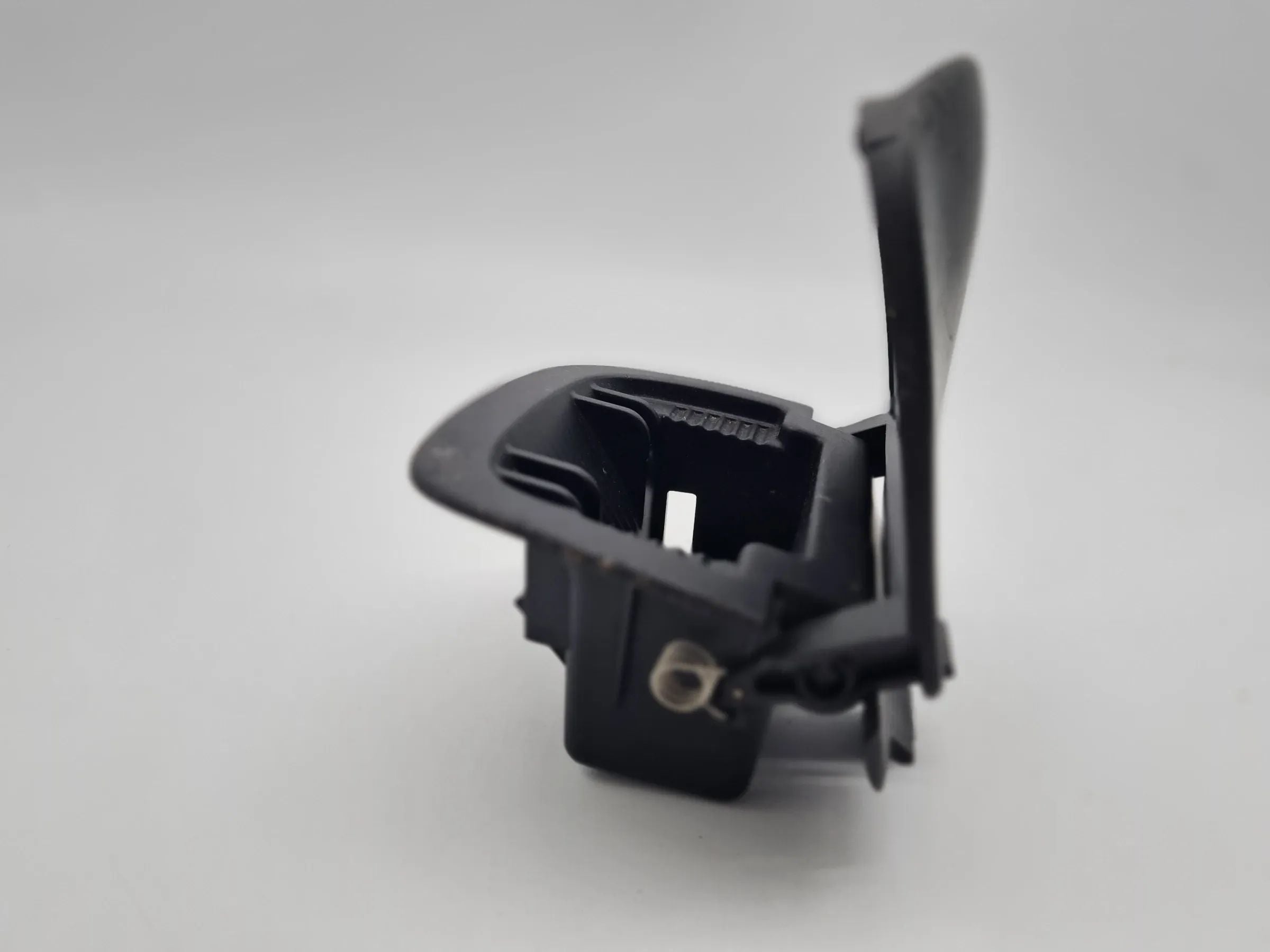 Original Peugeot 206 CC (2D) Aschenbecher Vorne 9627639377