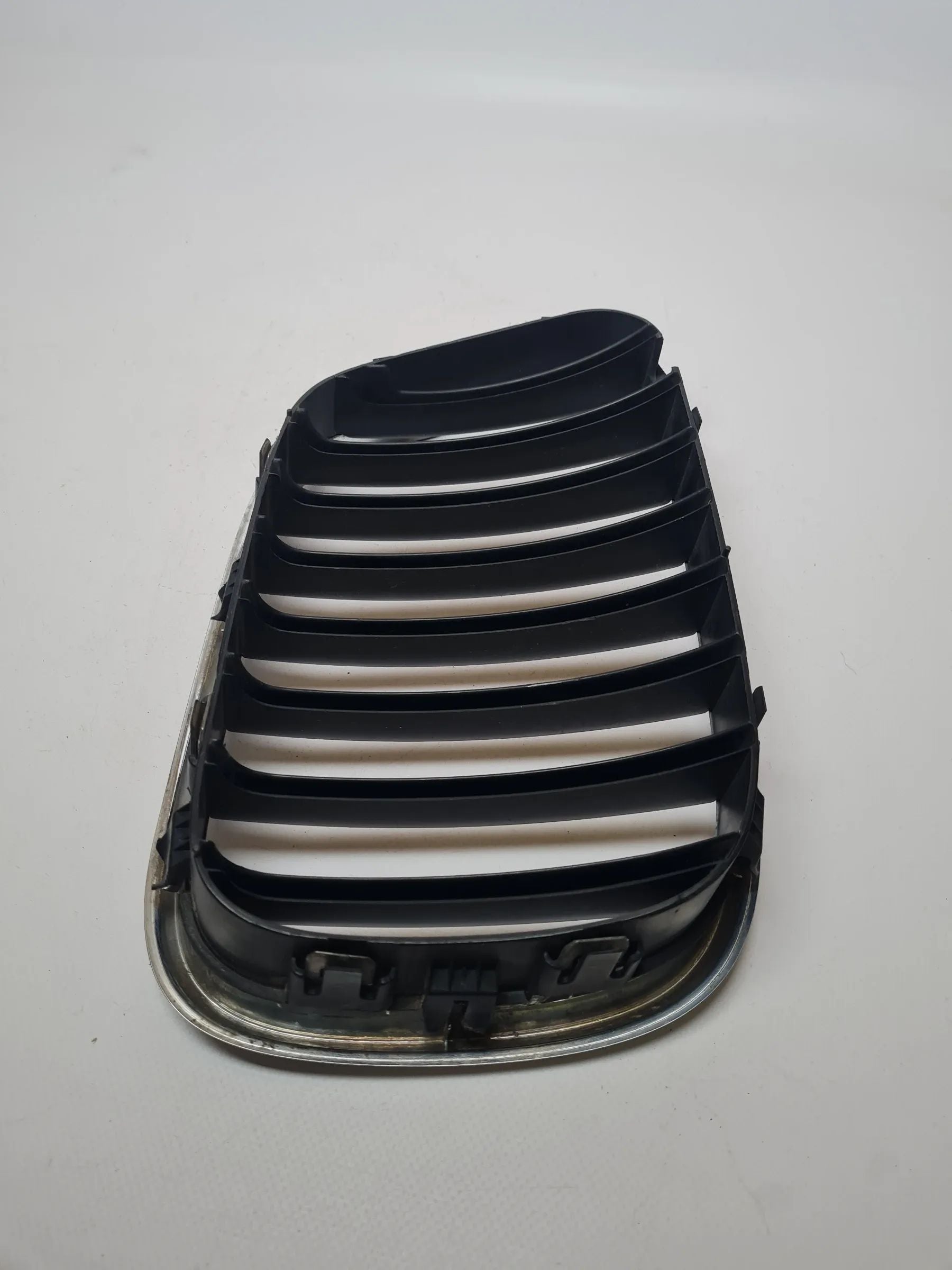 Original BMW X5 (E53) Kühlergrill Vorne Rechts 8247673