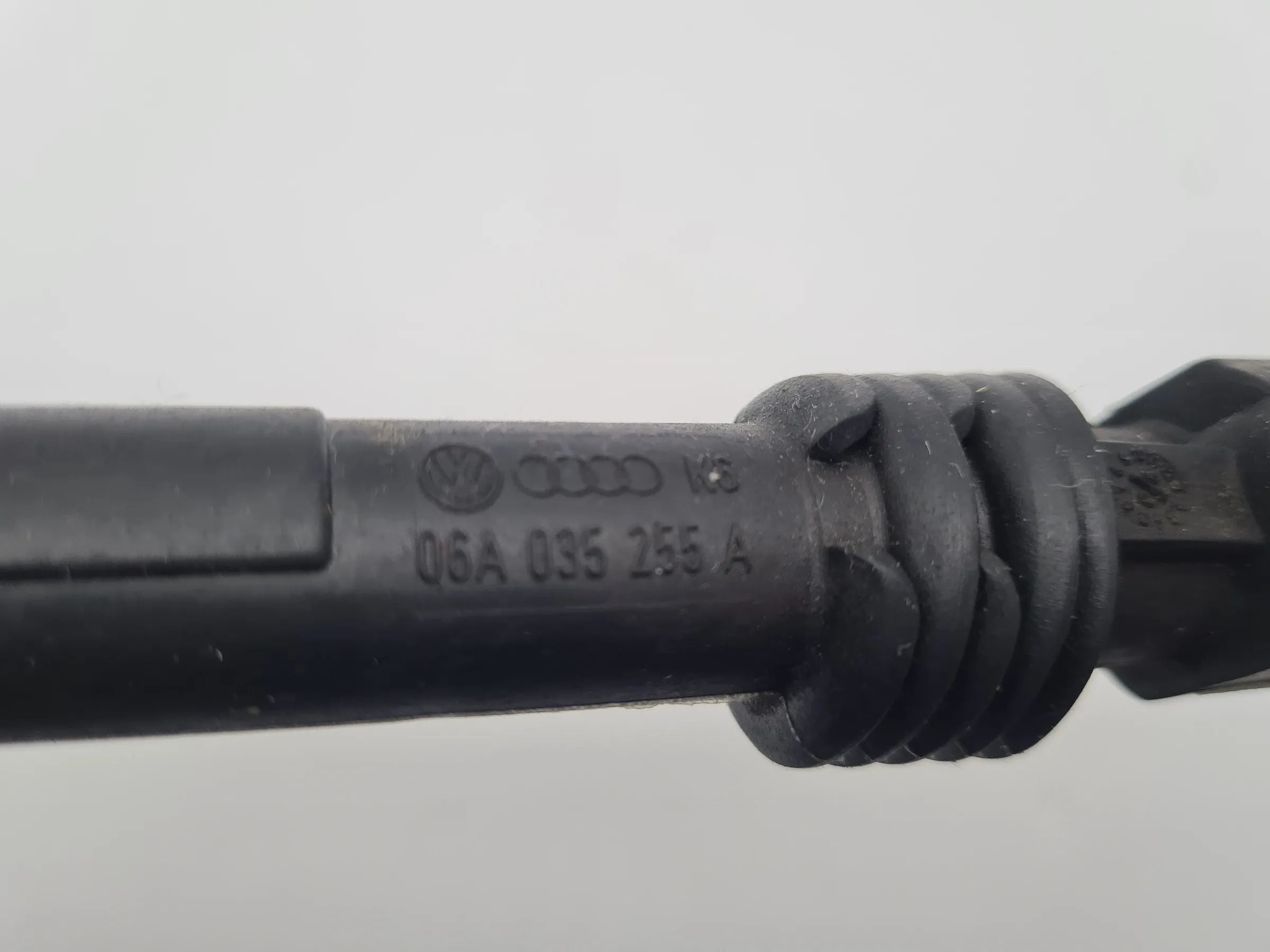 Original Audi A4/A6 VW Passat Zündkabel Zylinder 2 06A035255A / 13299/5