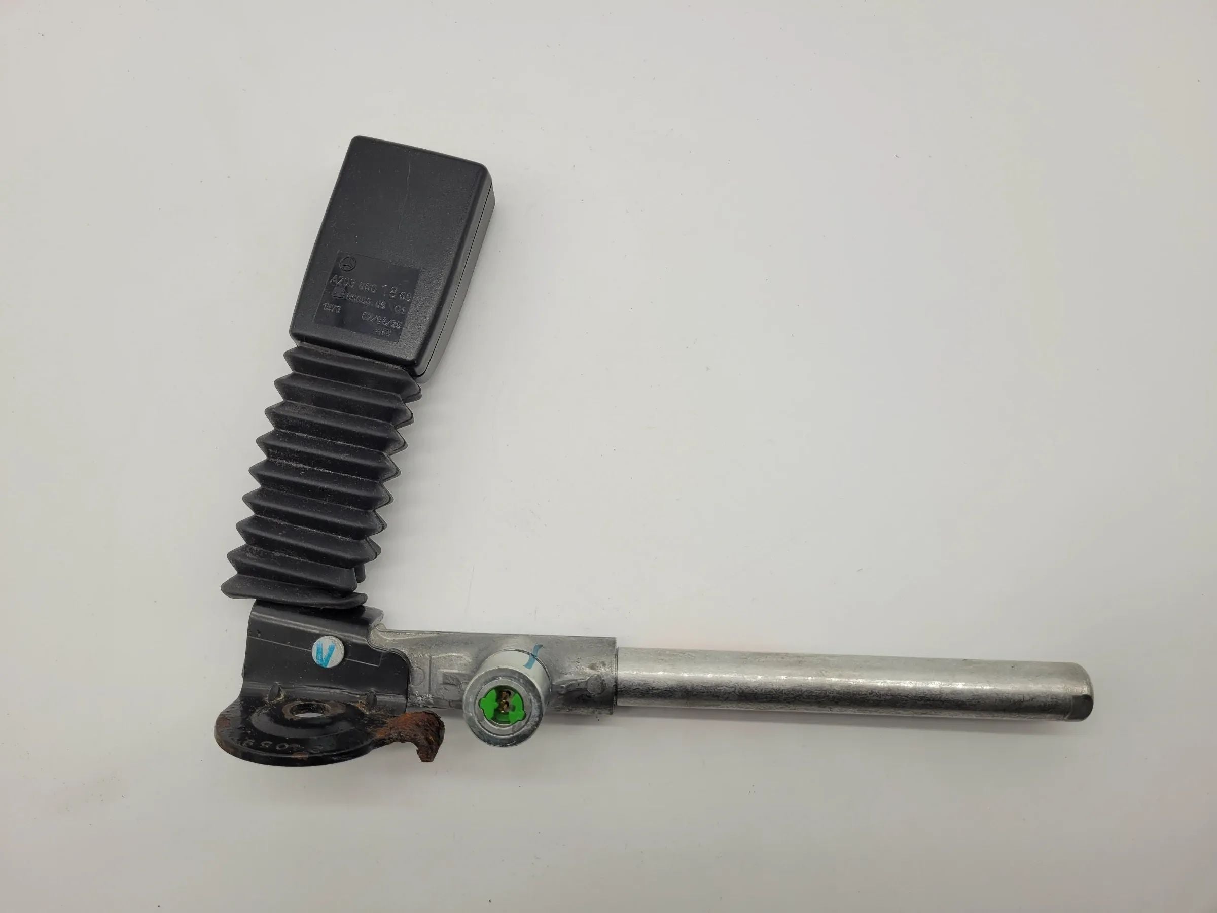 Original Mercedes-Benz C-Klasse Sicherheitsgurt / Gurtschloss Rechts A2038601869