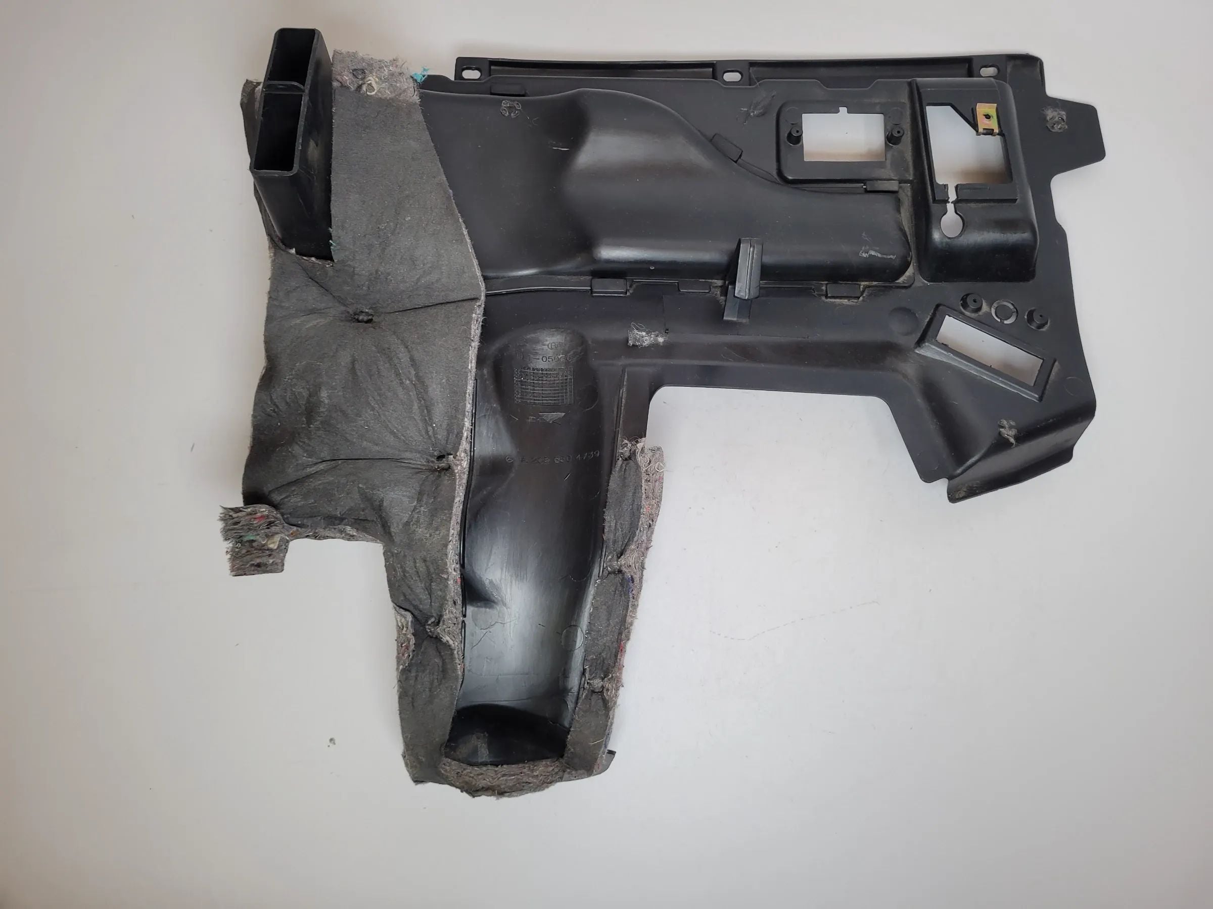 Original Mercedes-Benz C-Klasse (W203) Fußraumverkleidung Links A2036804739