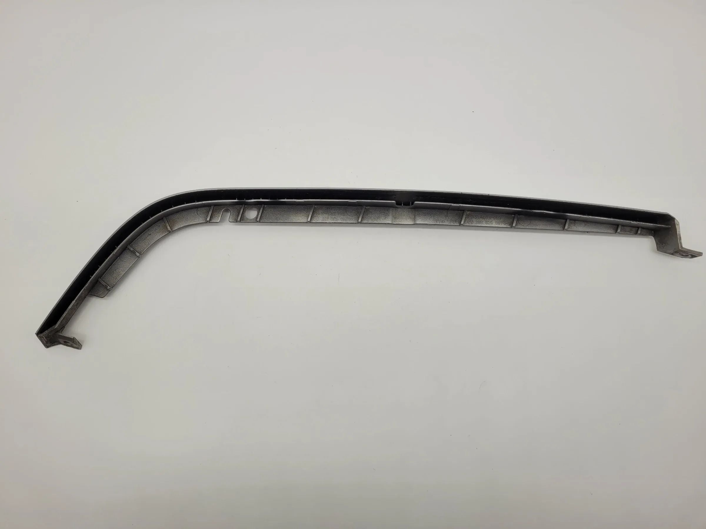 Original Mercedes-Benz C-Klasse (W202) Scheinwerfer Leiste/Blende R. A2028260877