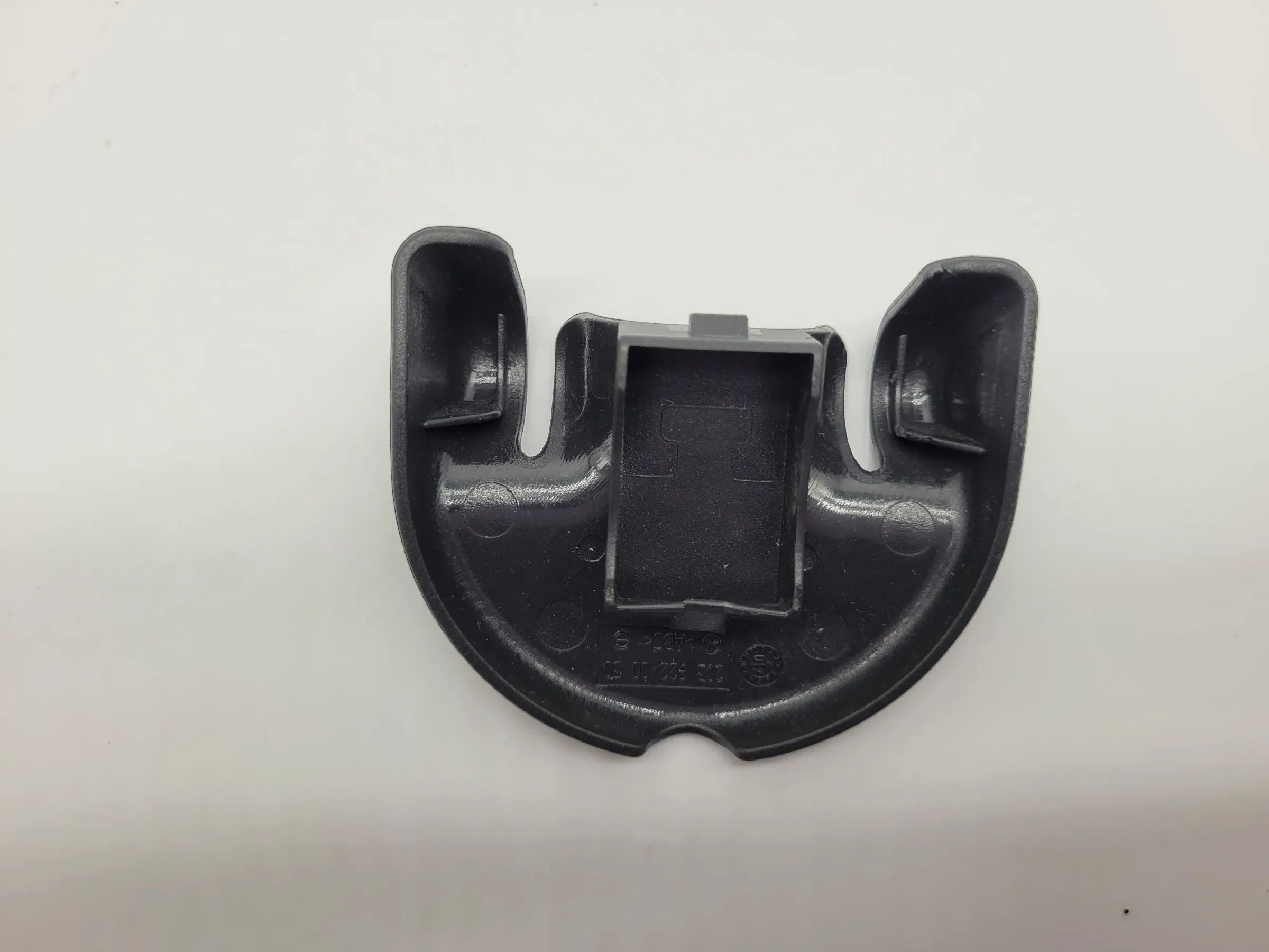 Original Mercedes-Benz C-Klasse (W203) Gurt Abdeckung Rechts A2039220030