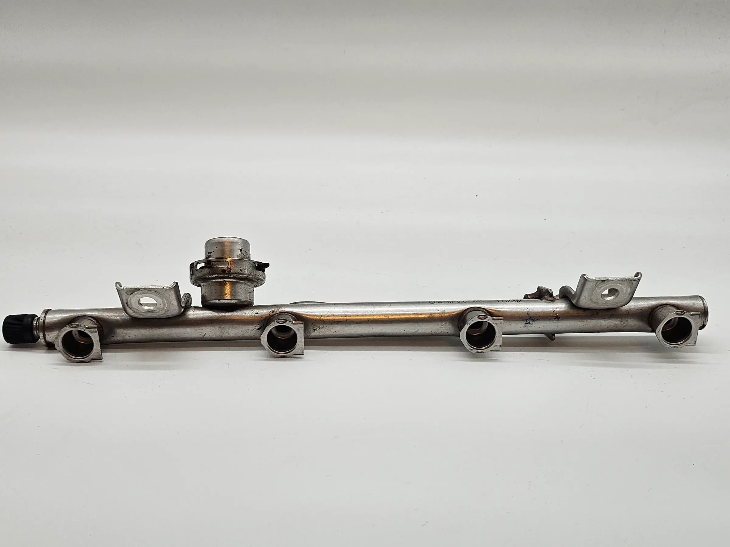 Orig. Mercedes W203 C200 Kompressor Einspritzleiste Düsenleiste A1110703095