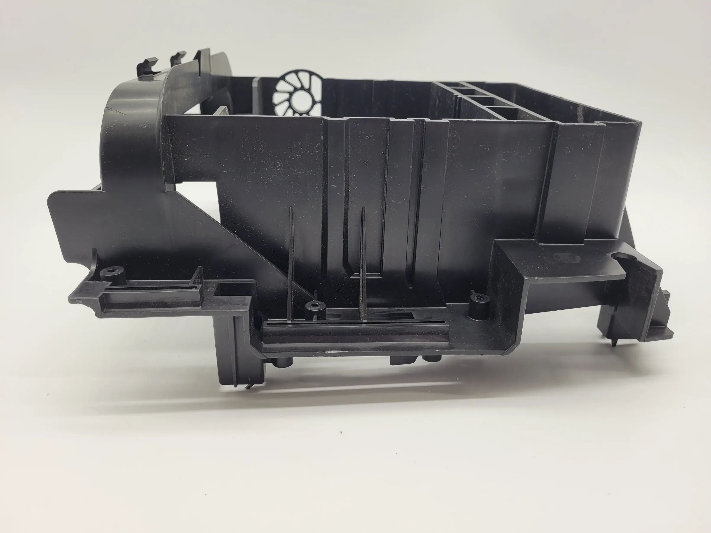 Original Mercedes-Benz C-Klasse (W203) Radioschacht Einbaurahmen, A2036800878