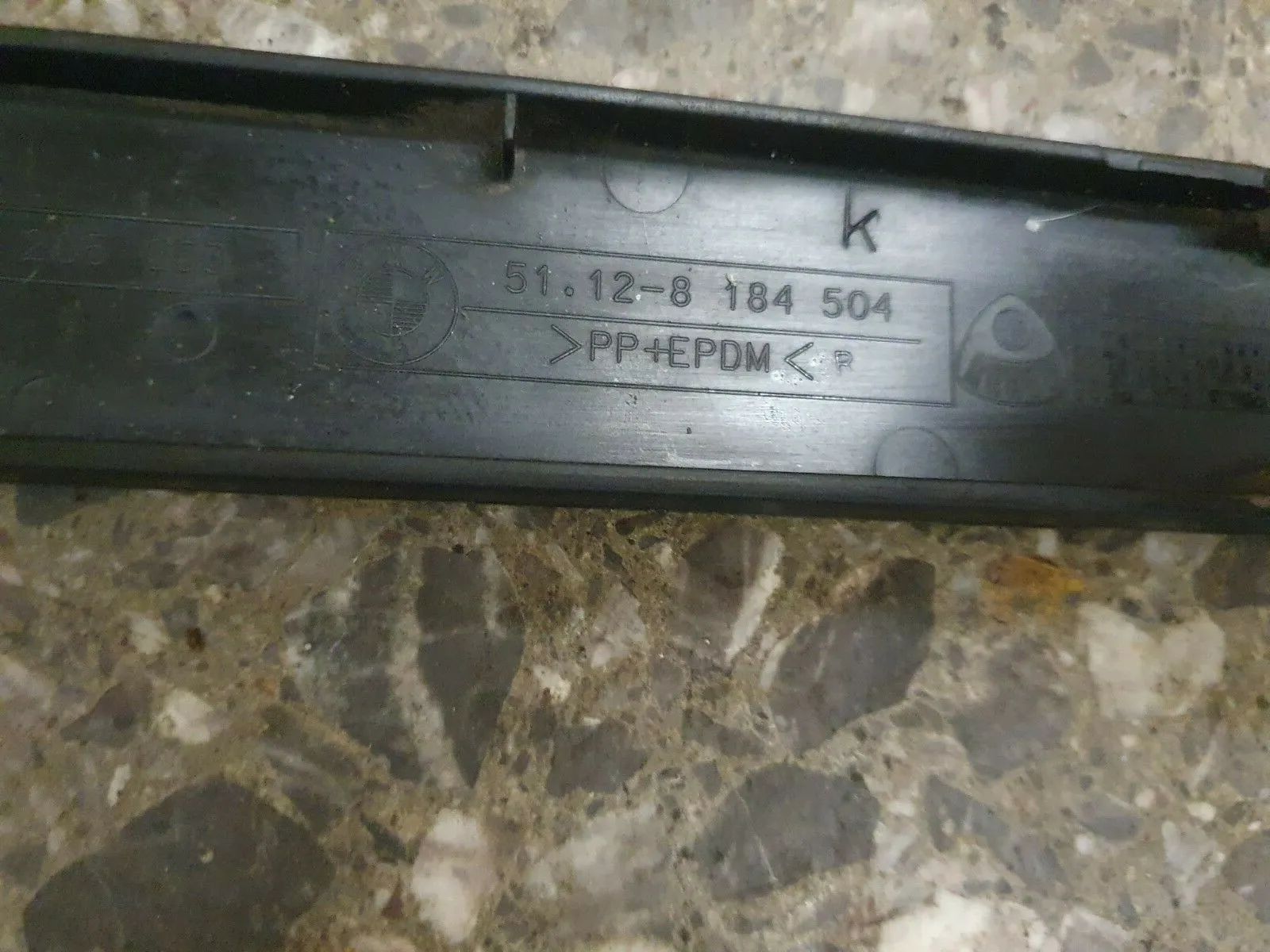 Oryginalna listwa zderzaka tylnego BMW E39 serii 5 184504