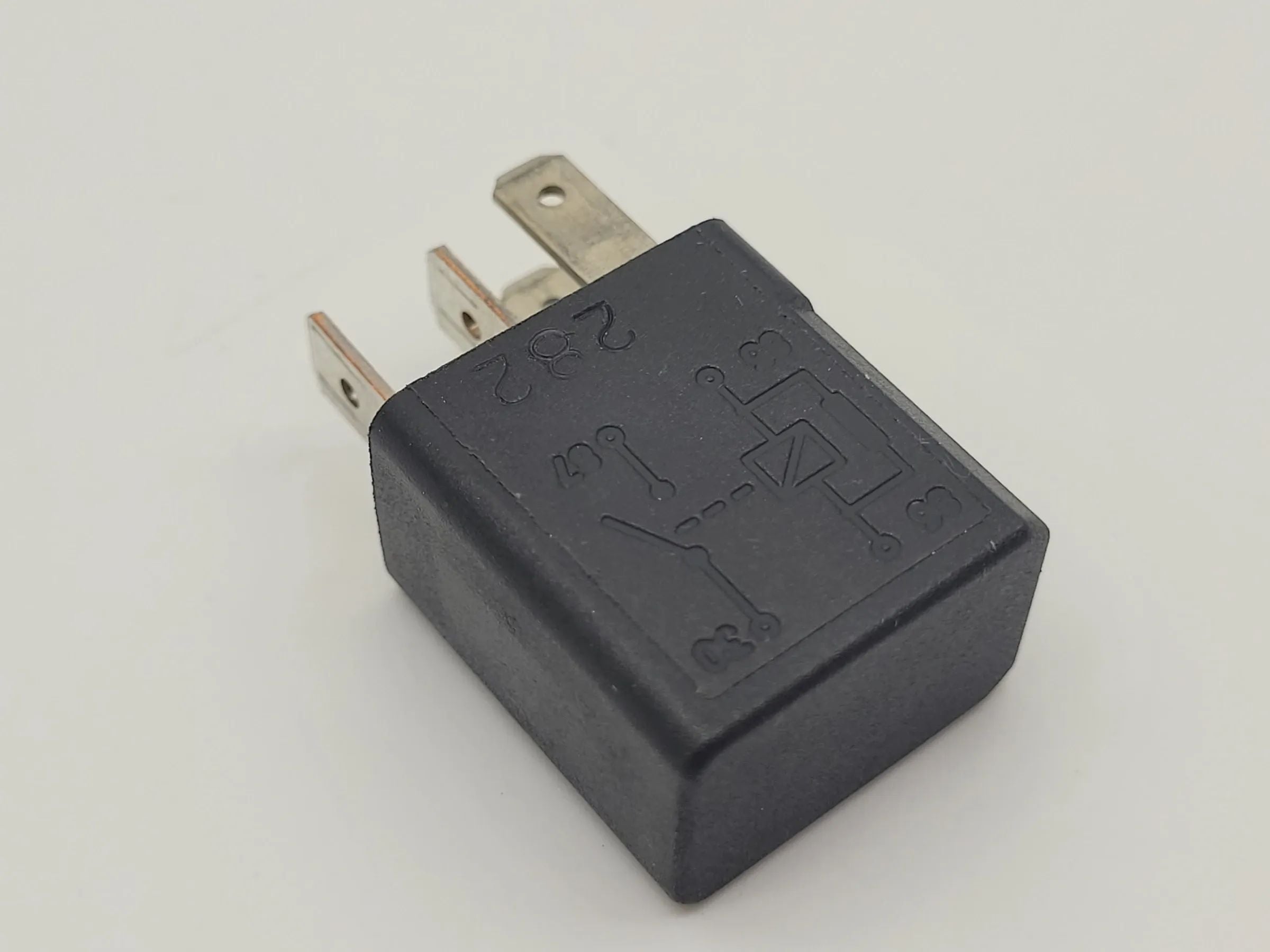 Original Fiat Alfa Romeo/Fiat/Lancia Relais 46520421 / 702.30