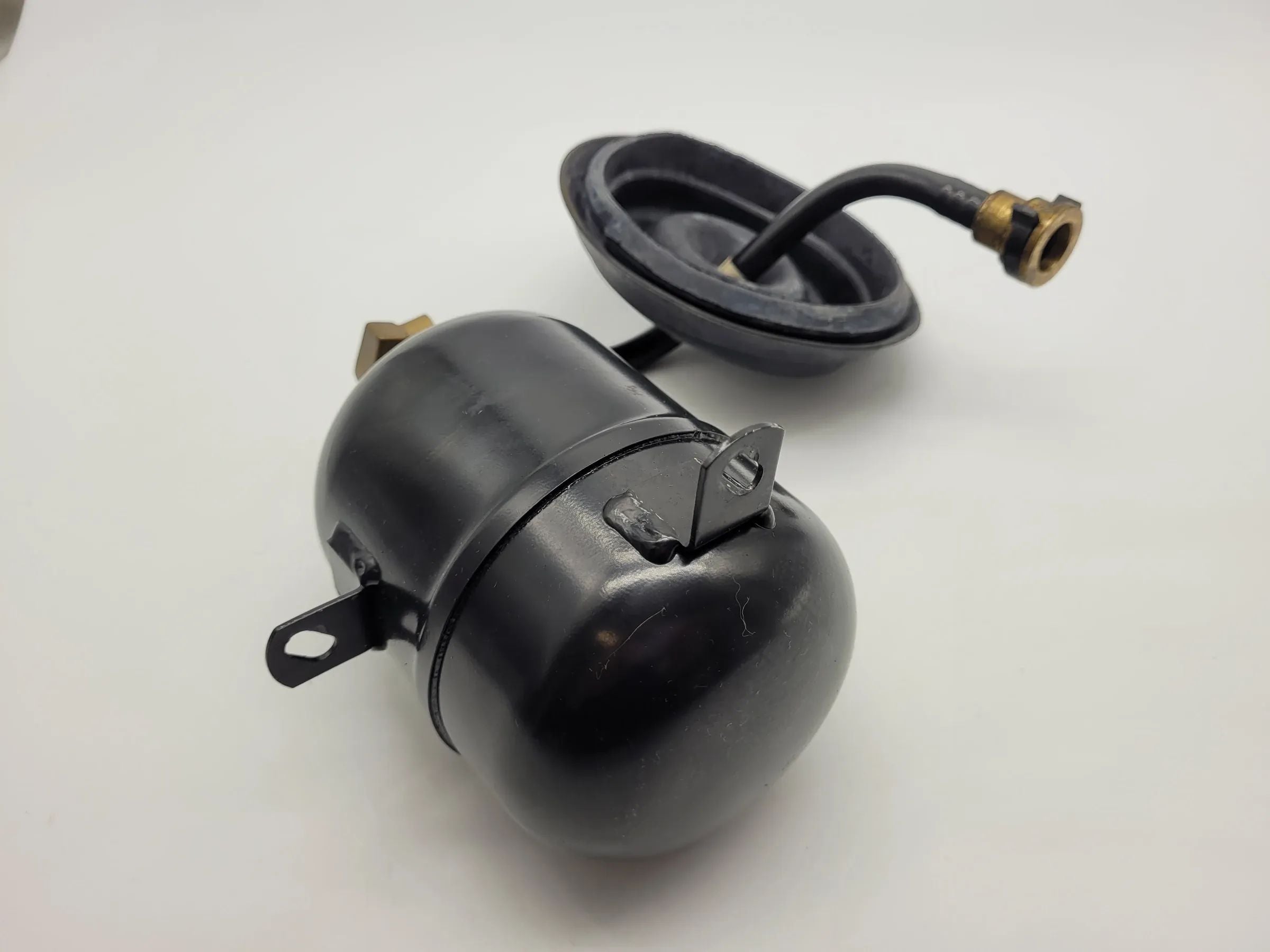 宝马X5 (E53) 原厂右侧带管路气罐 37.12-1096682