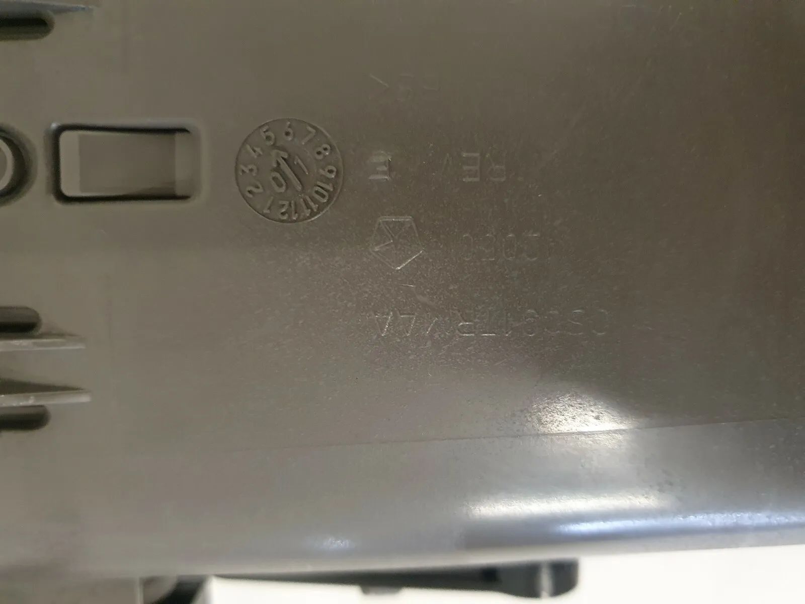 純正 CHRYSLER VOYAGER IV (RG) 2000年代 左フロント エアダクト グレー