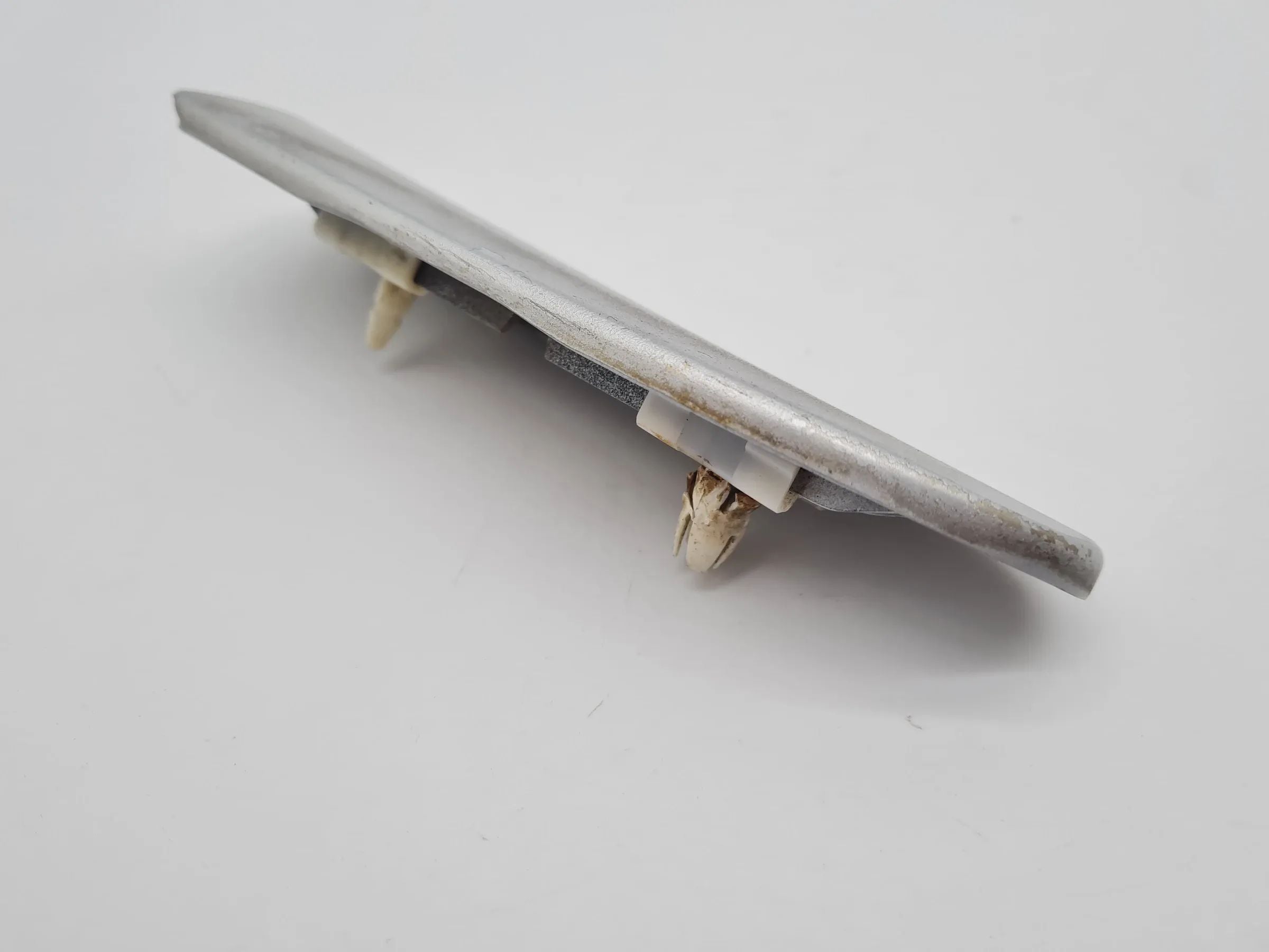 Original Mercedes C-Klasse (W203) Kotflügel Zierleiste Vorne Rechts A2036904262