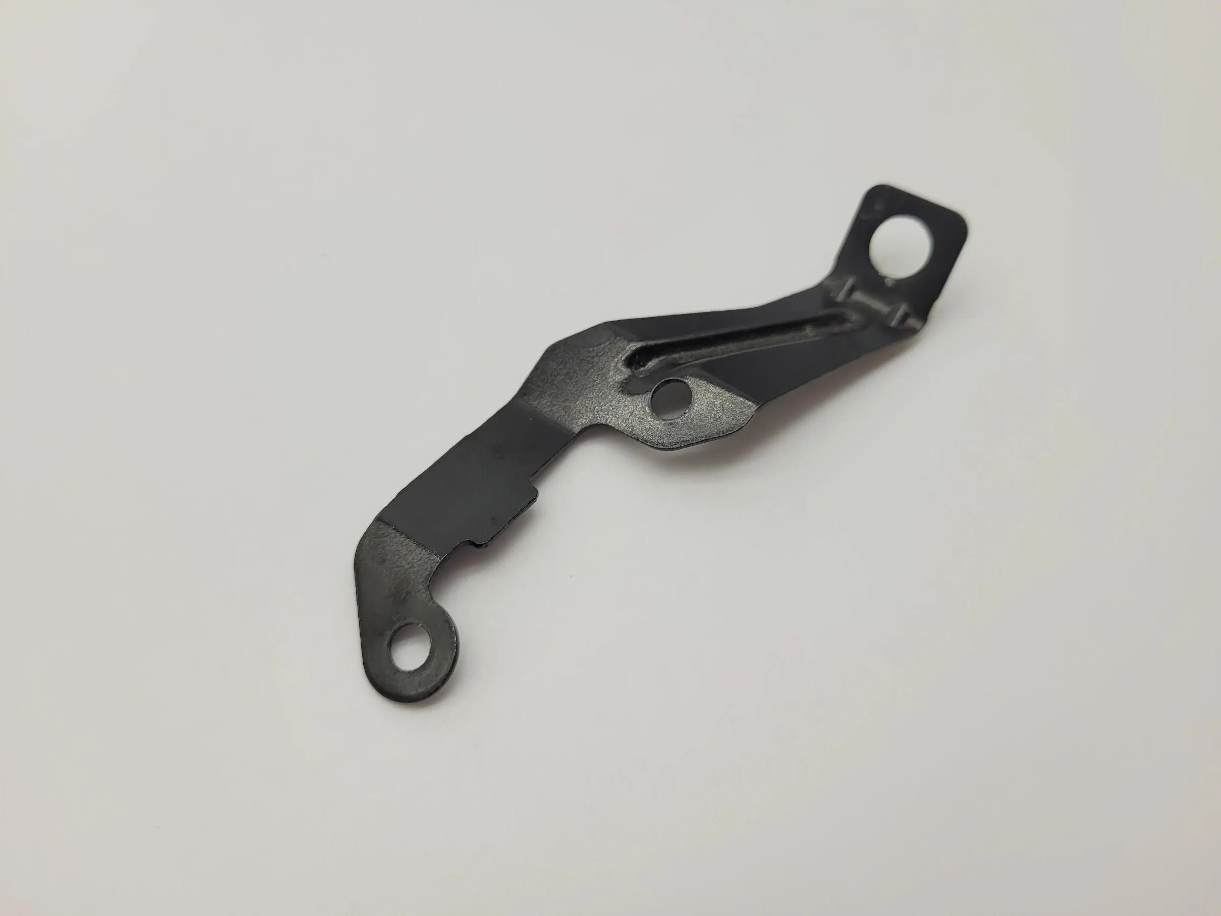 Original Mercedes-Benz C-Klasse (W203) Halterung Mittelkonsole Links A2036830214