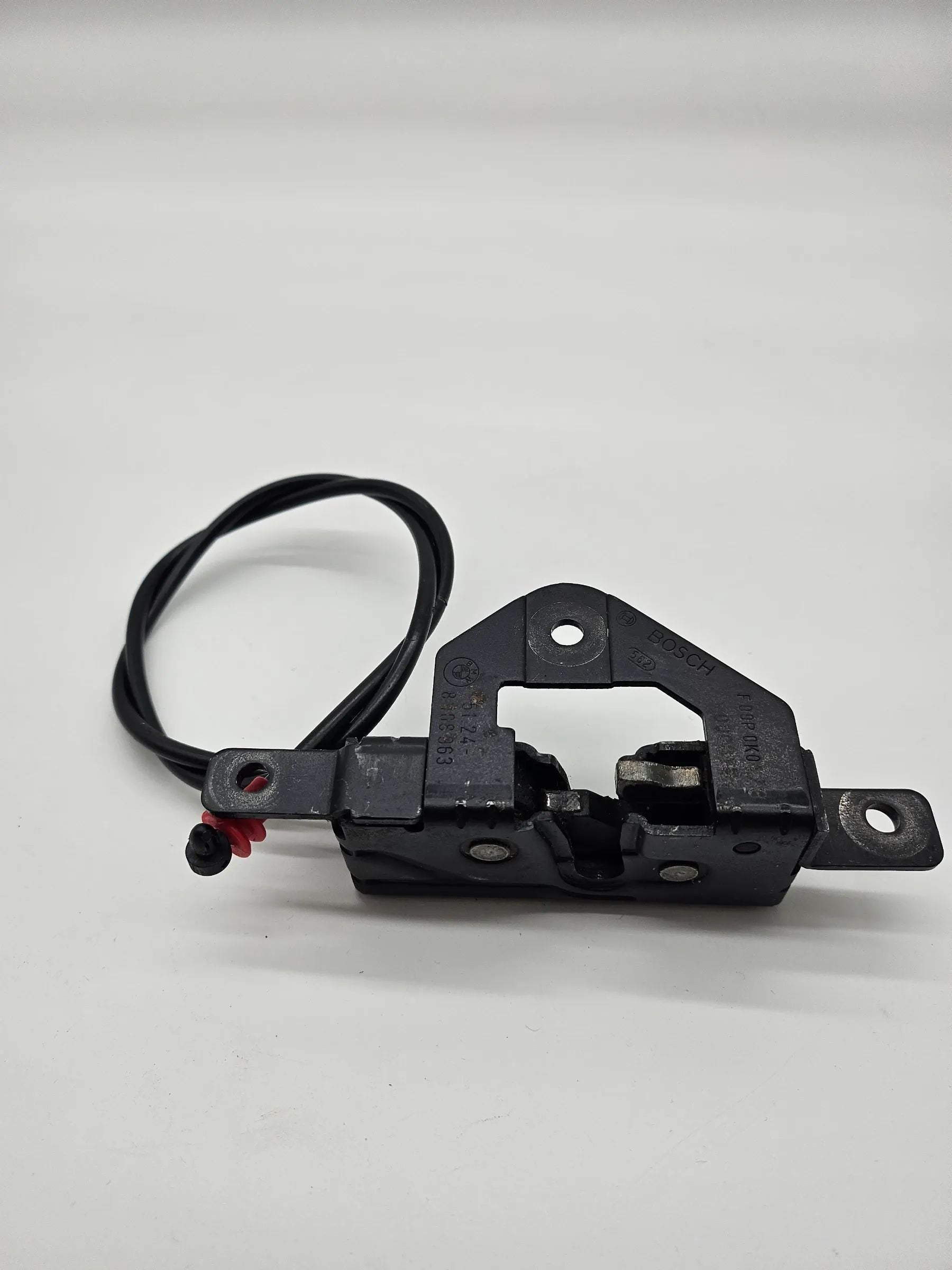 Serrure de hayon bas gauche pour BMW X5 (E53) 3.0D 8408963