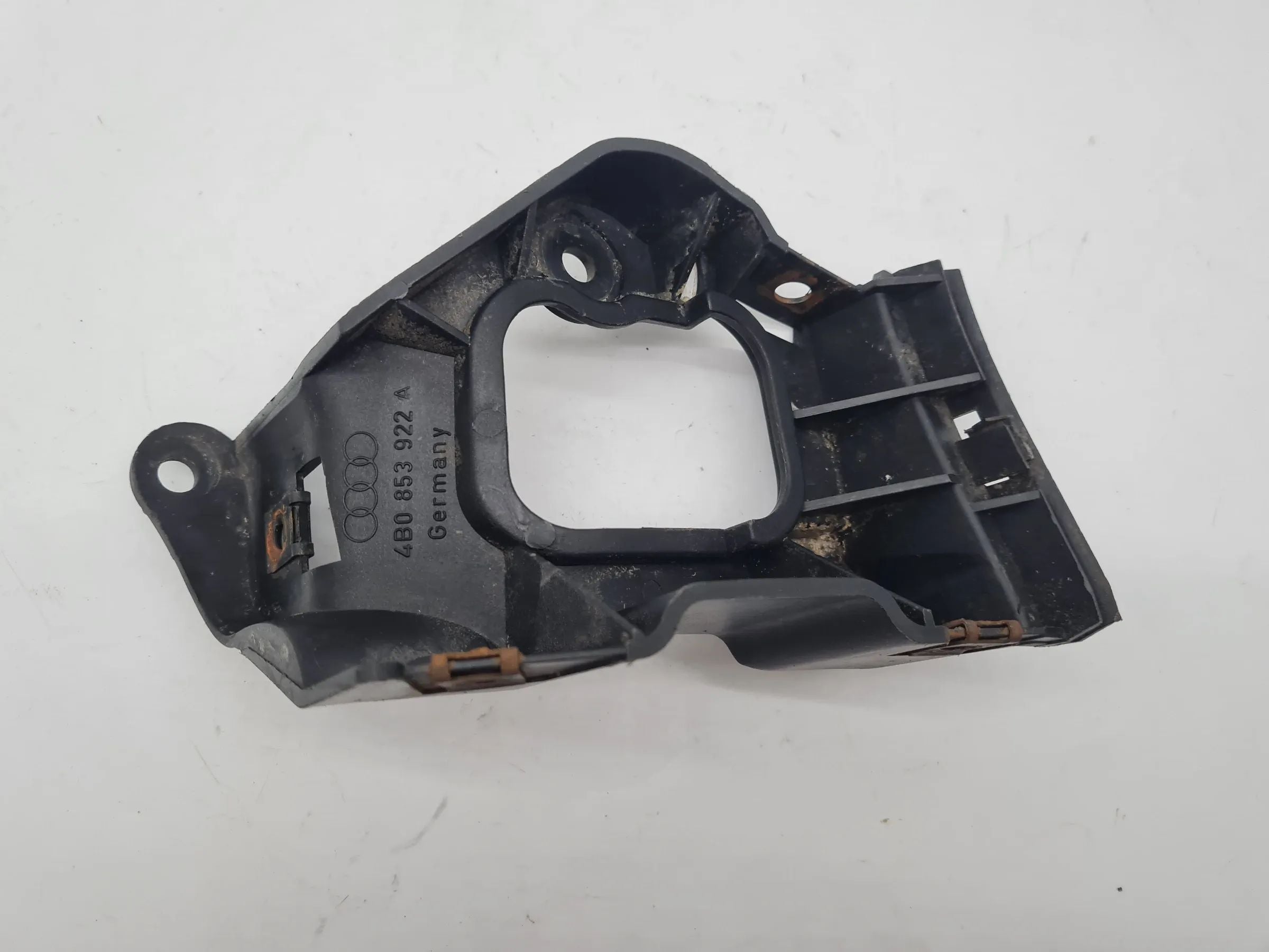 Original Audi A6 (4B2/4B4) Halter Seitenschweller Rechts Vorne 4B0853922A