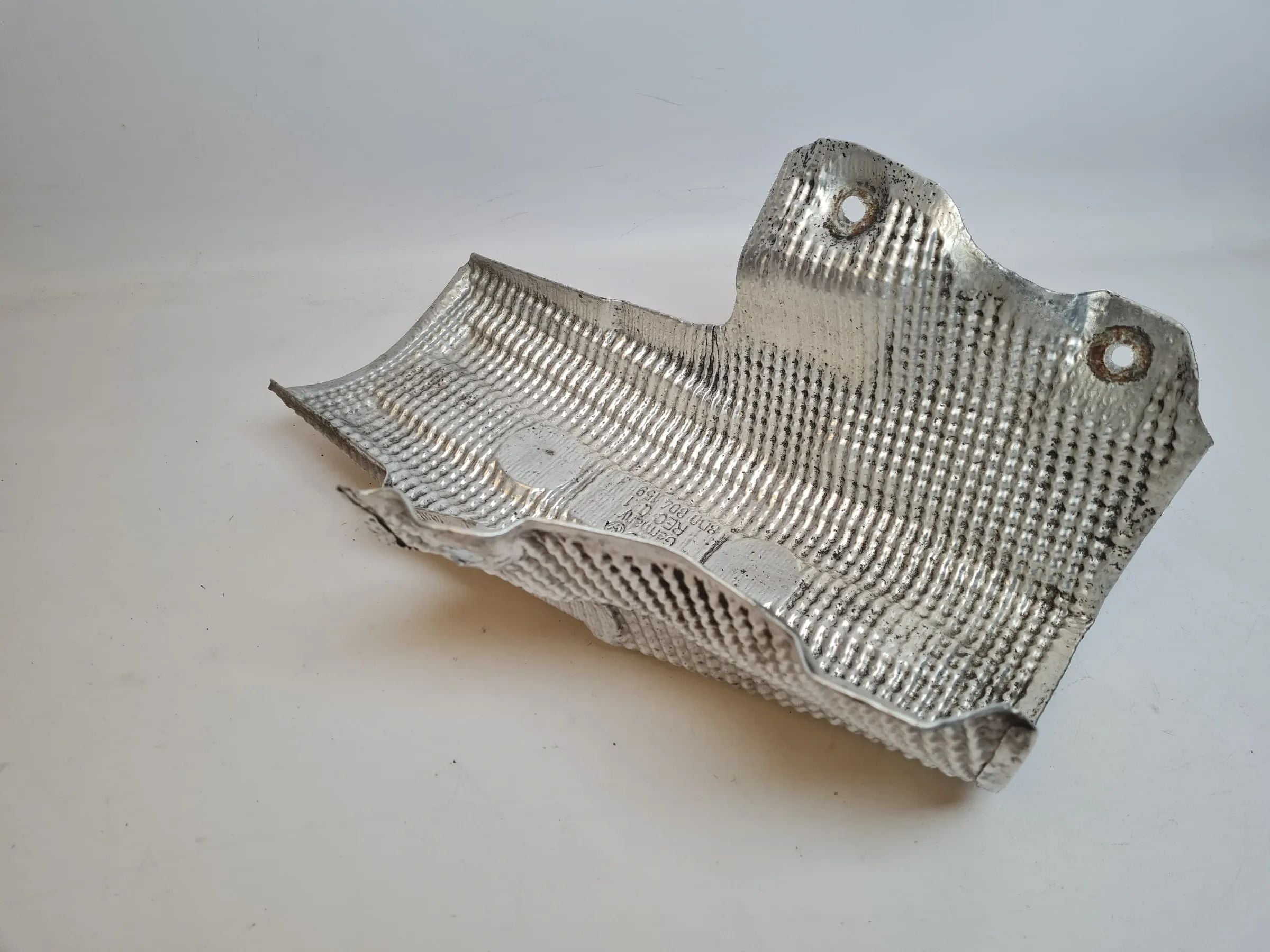 Original Audi A6 (4B2/4B4) Hitzeschutzblech Mittelstück Auspuff 8D0804159J
