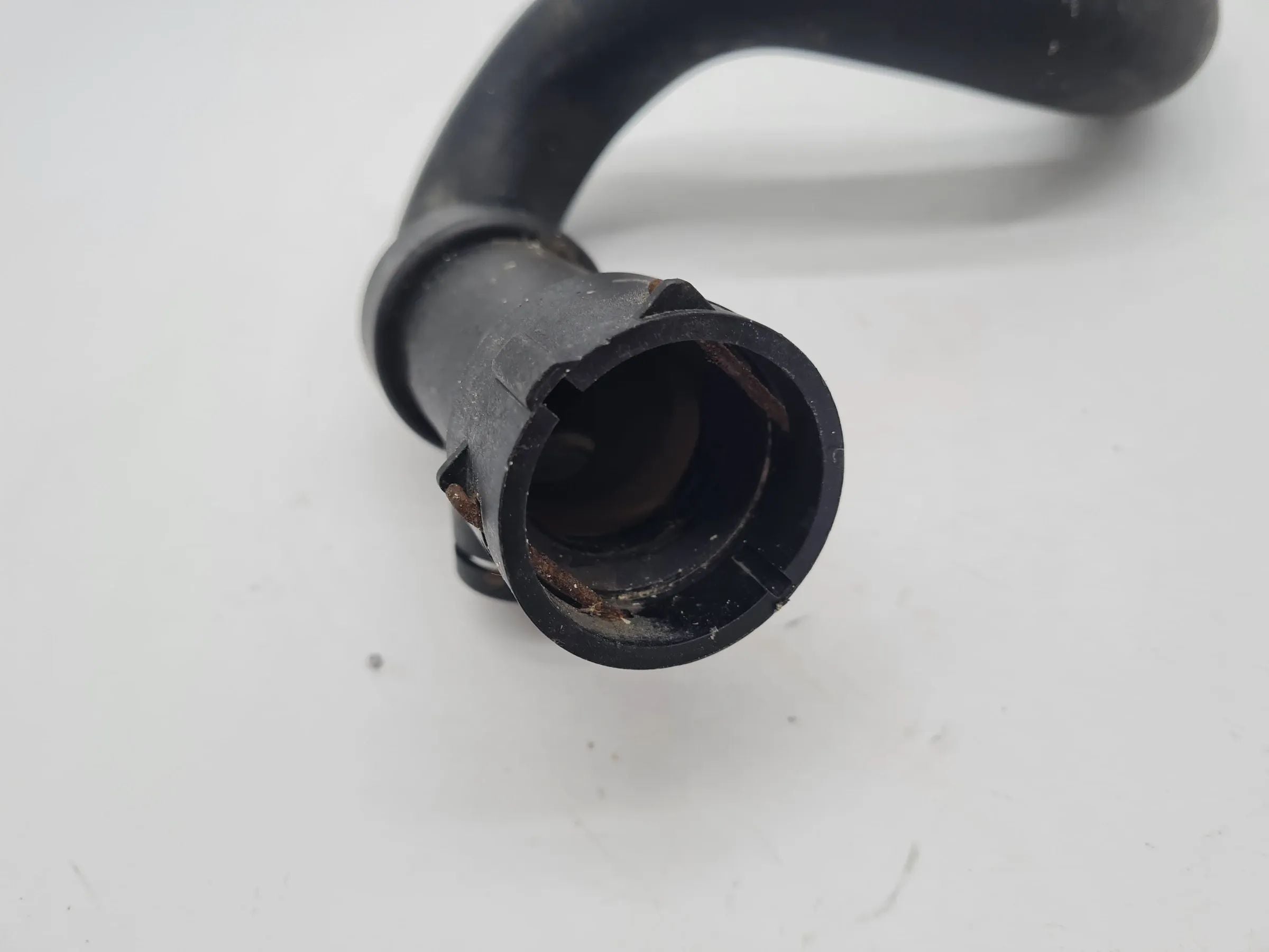 Original Audi A6 (4B2/4B4) 2.4 V6 Kühlerschlauch Kühlwasser 4B0121049