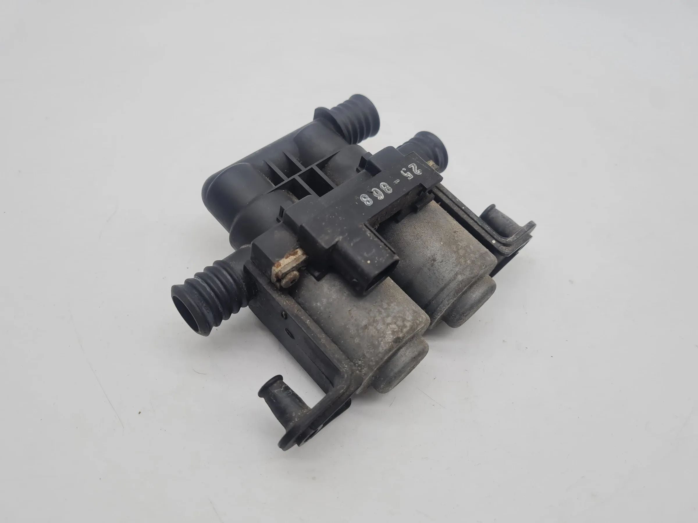 Original BMW 5er/X5/7 (E39/E53) Klima Wasserventil 64.12-8374995